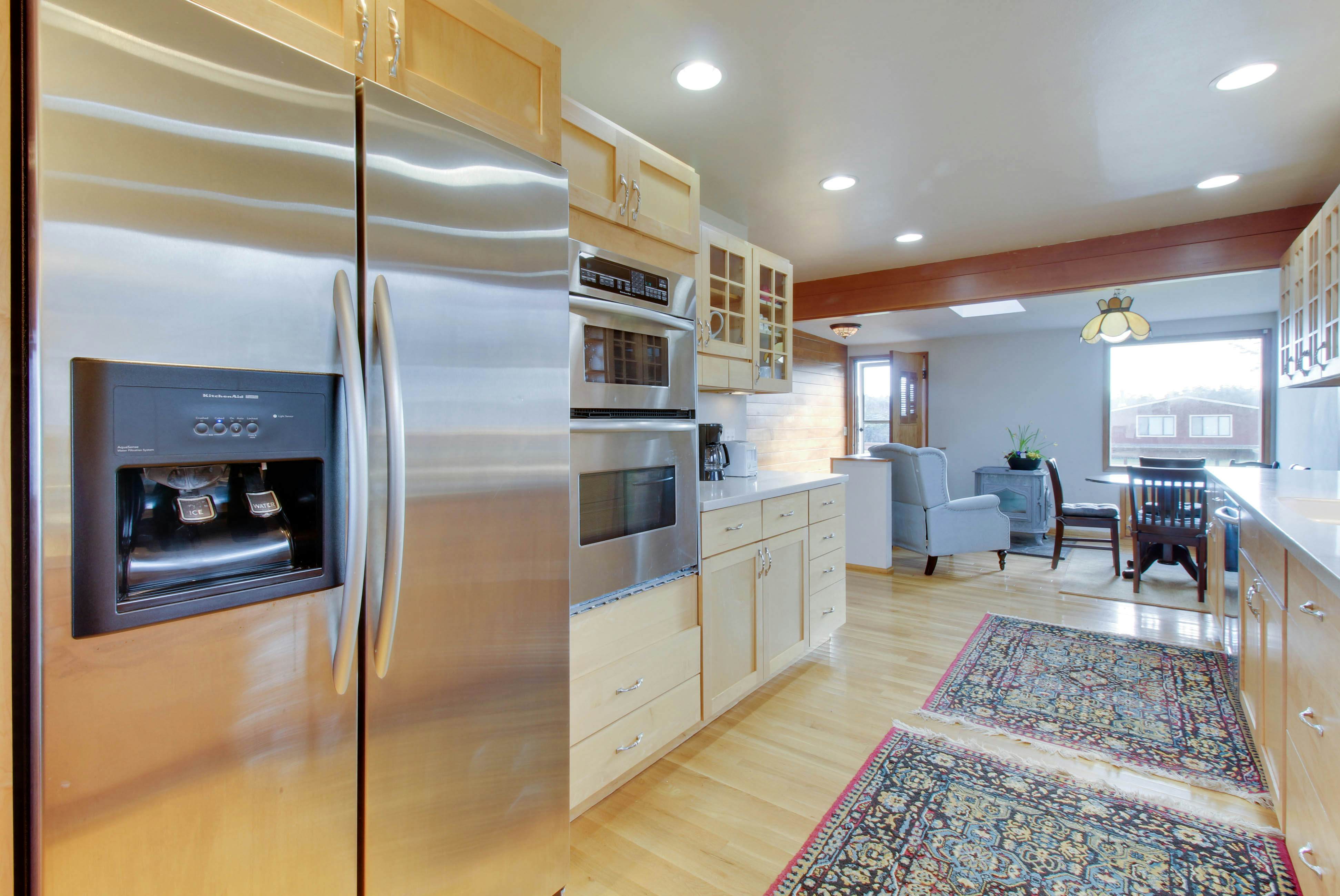 Lopez Island Agate Beach Waterfront Home