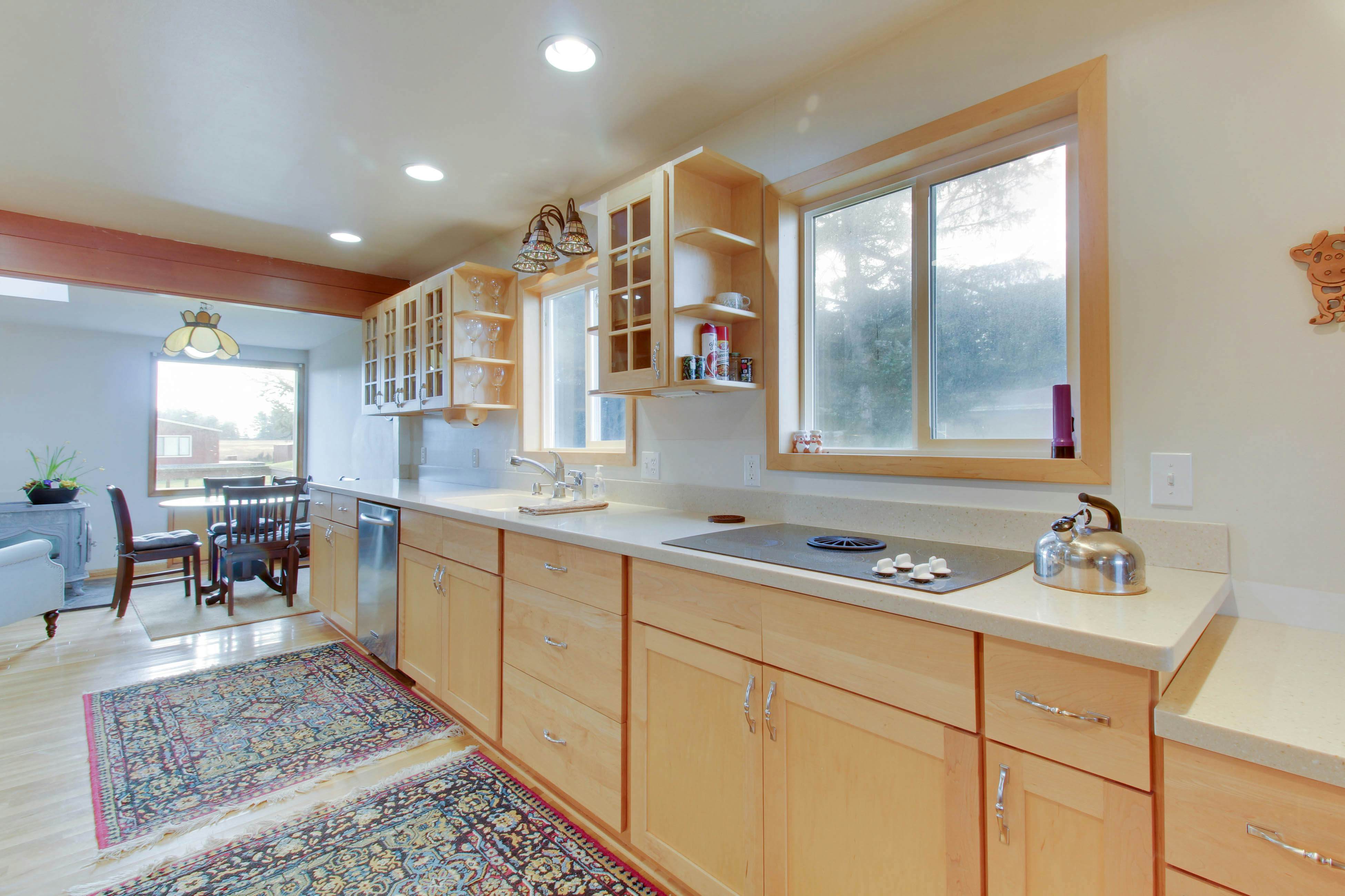 Lopez Island Agate Beach Waterfront Home