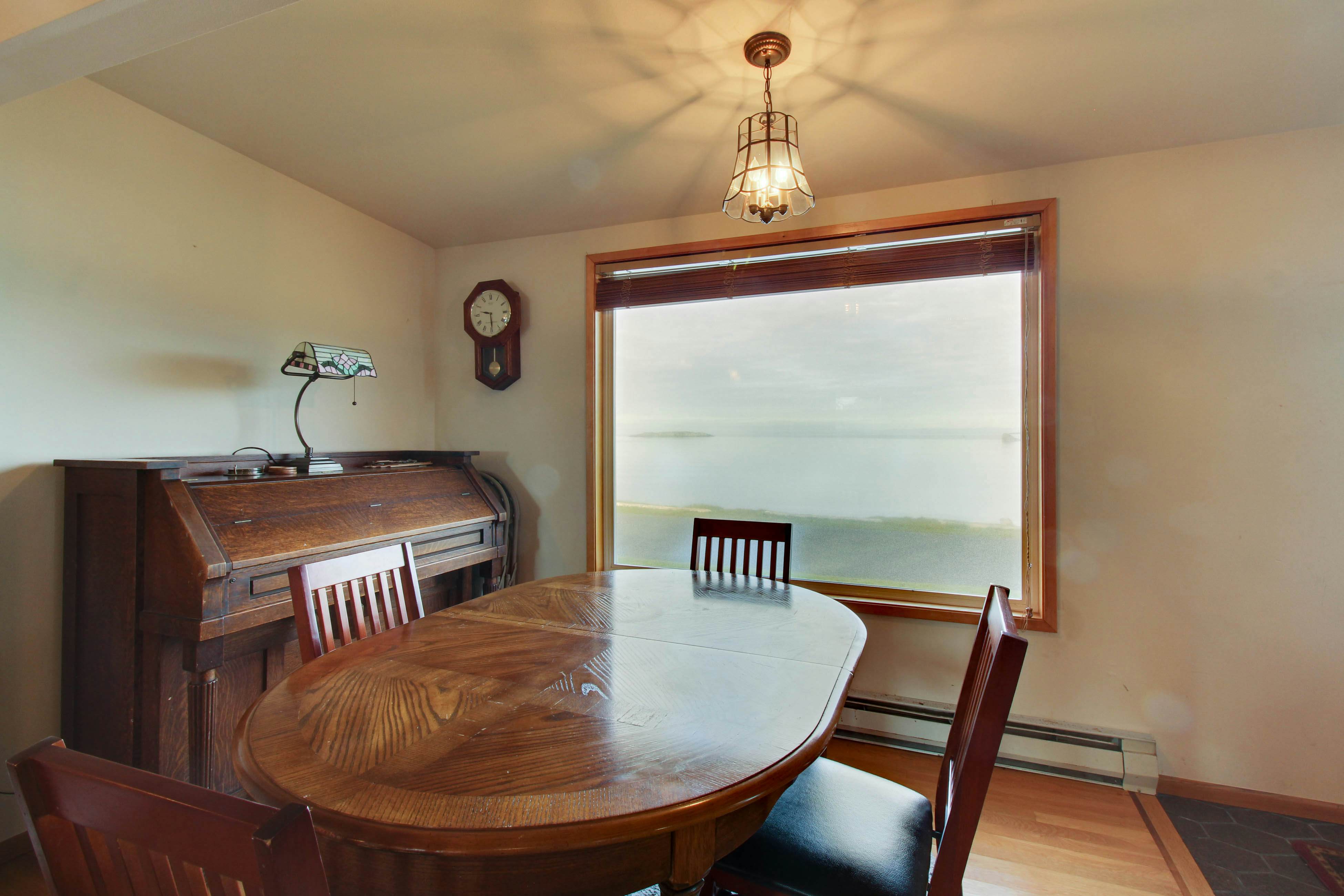 Lopez Island Agate Beach Waterfront Home