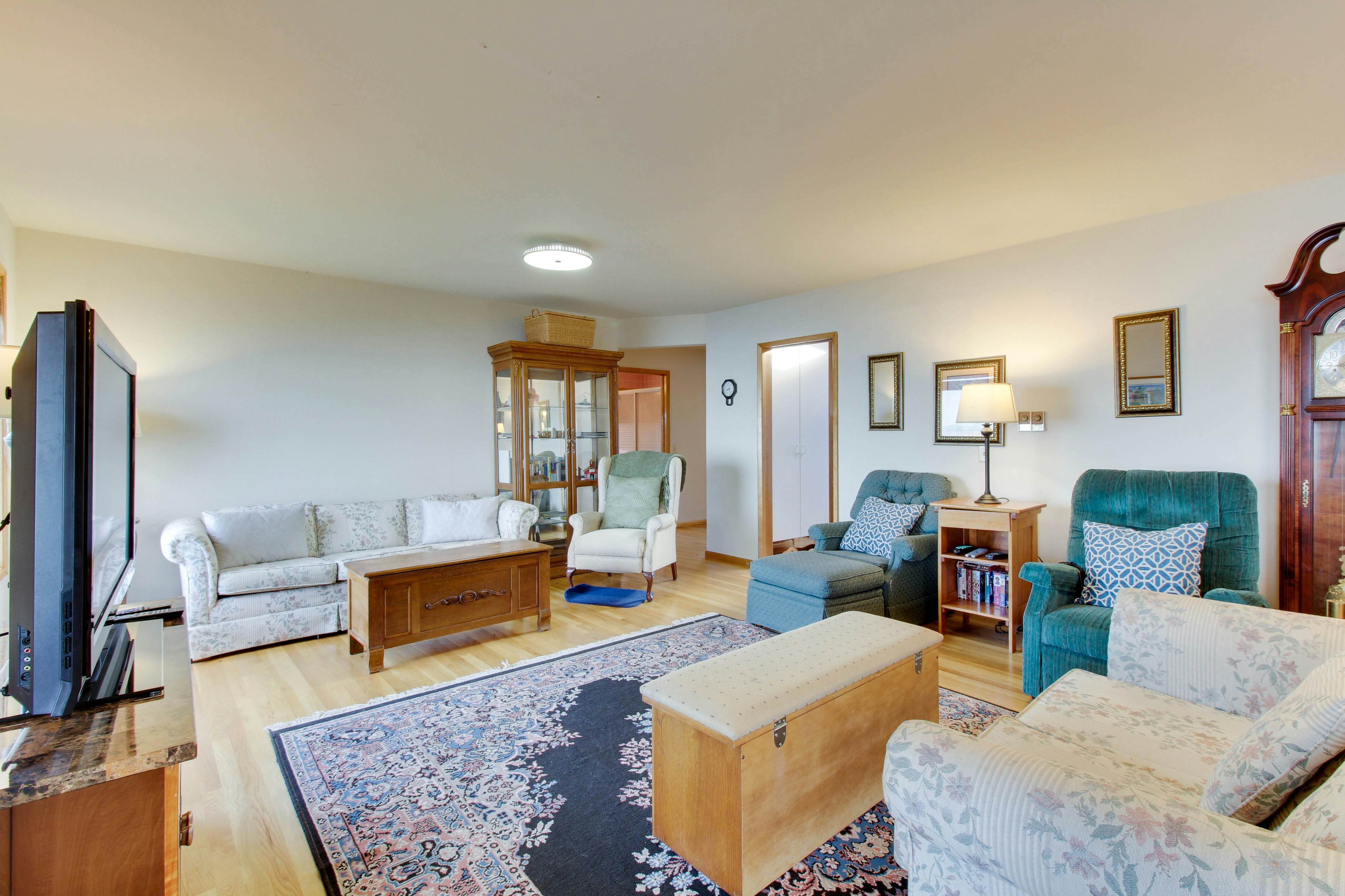 Lopez Island Agate Beach Waterfront Home