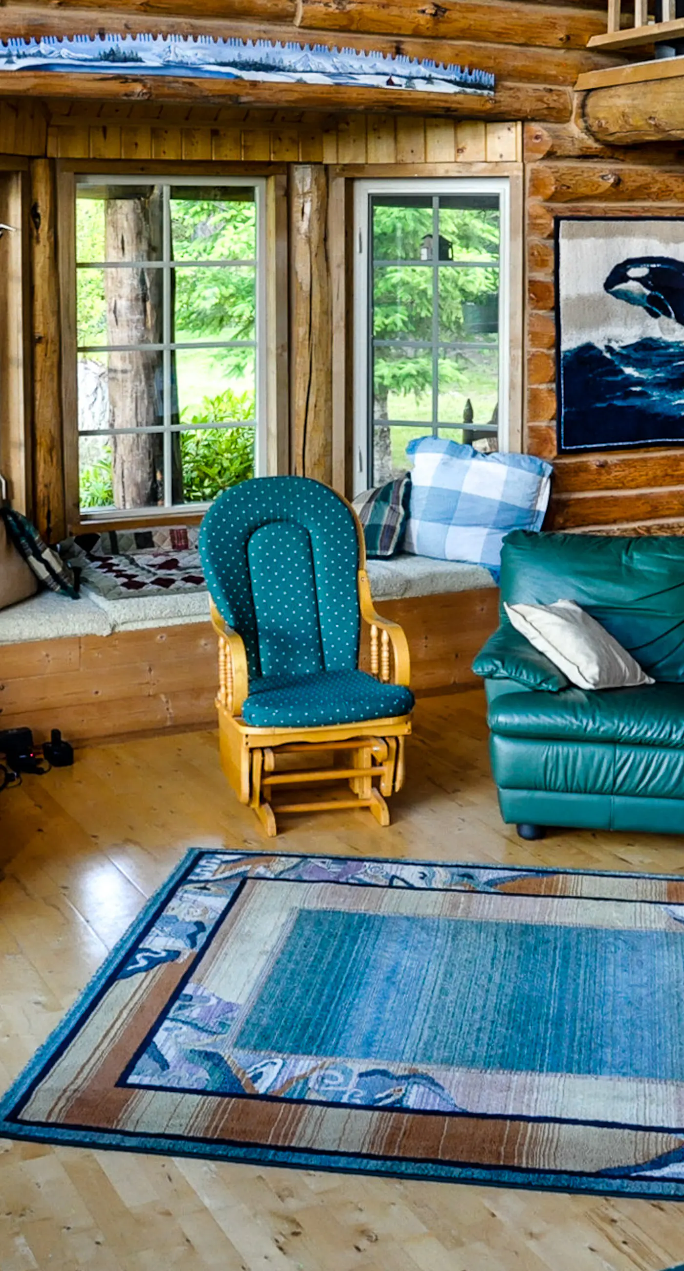 Waterview Log Home on Lopez Adjacent to Spencer Spit
