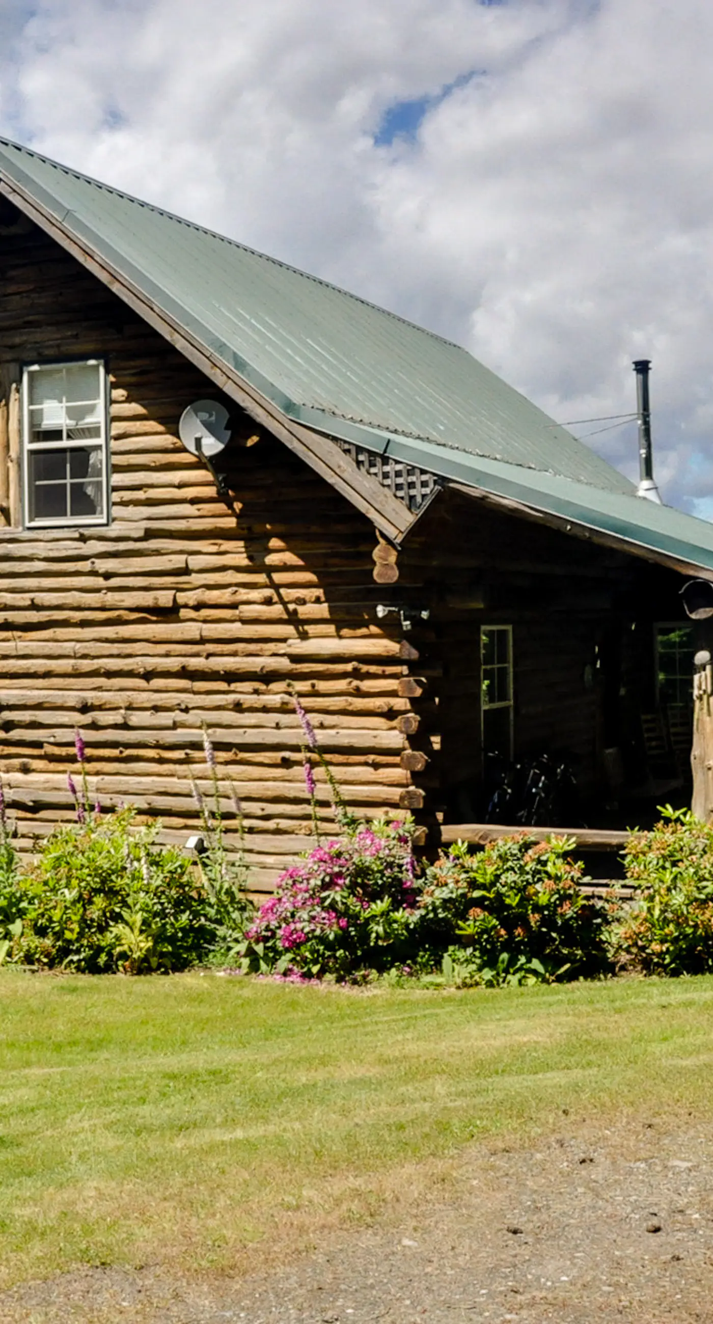 Waterview Log Home on Lopez Adjacent to Spencer Spit