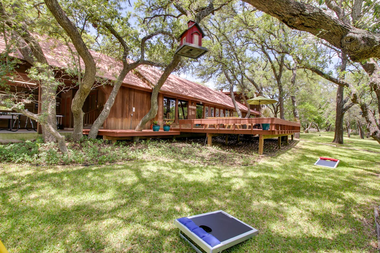 Big Red Homestead 4 Bd Vacation Rental In Dripping Springs Tx