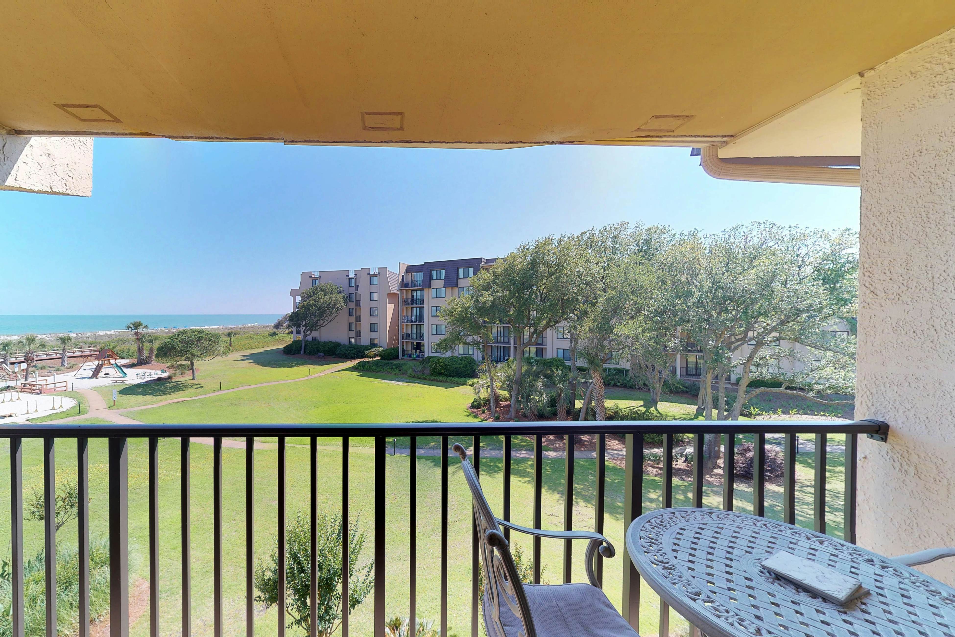 Island Club, Hilton Head Vacation Rentals, Condo Rentals Vacasa