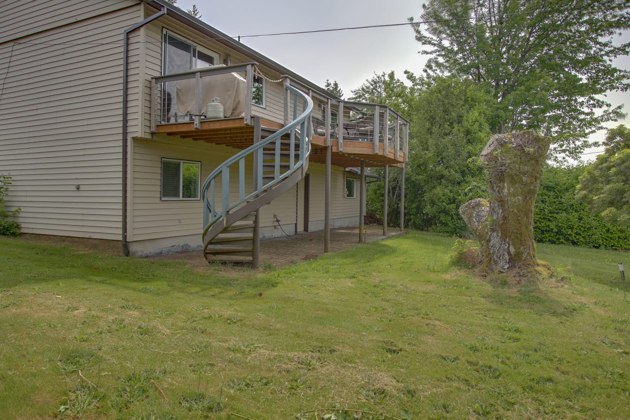 Cascade River Watch 3 BD Vacation Rental in Cascade Locks, OR Vacasa