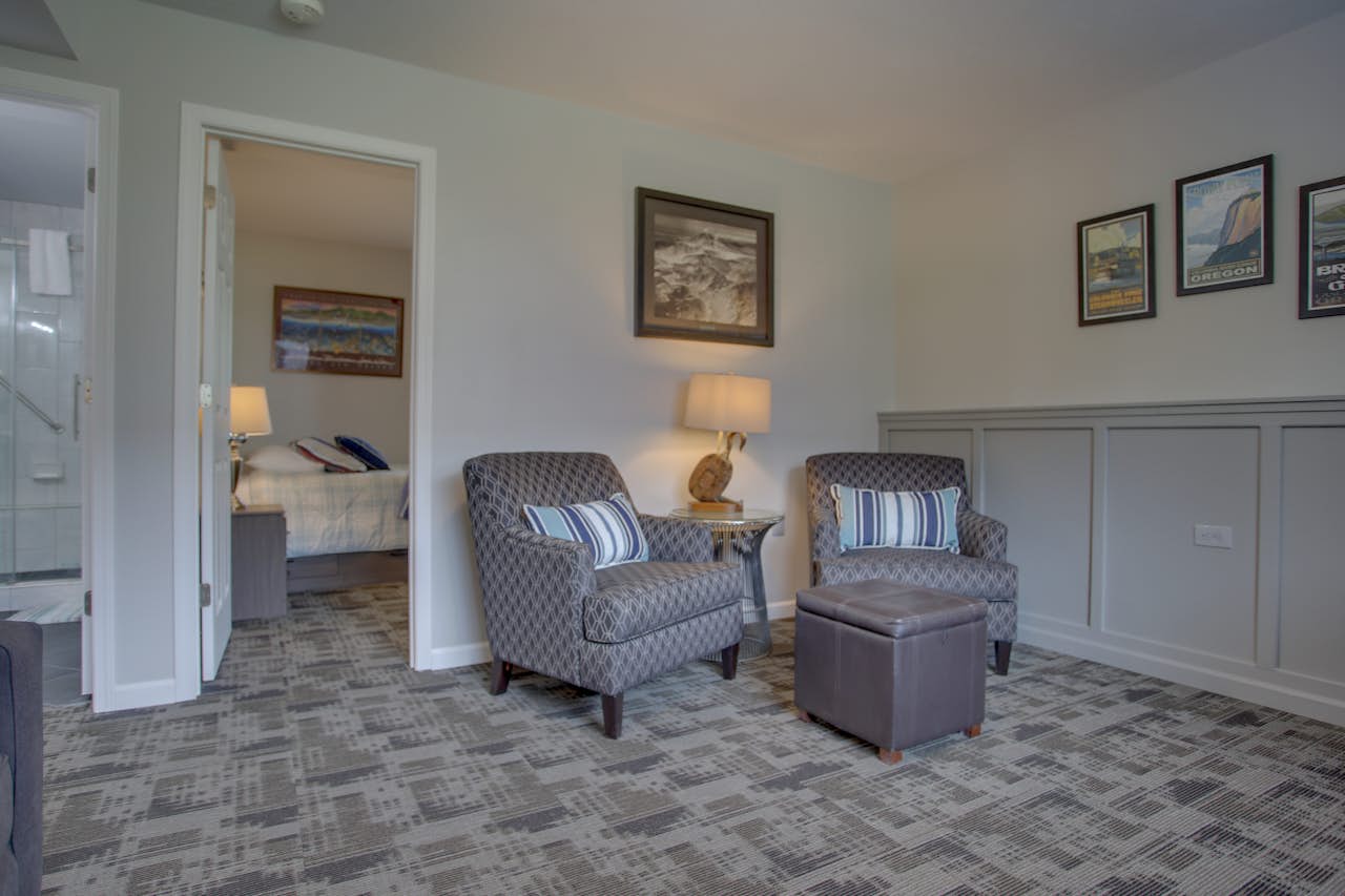 Cascade River Watch 3 BD Vacation Rental in Cascade Locks, OR Vacasa