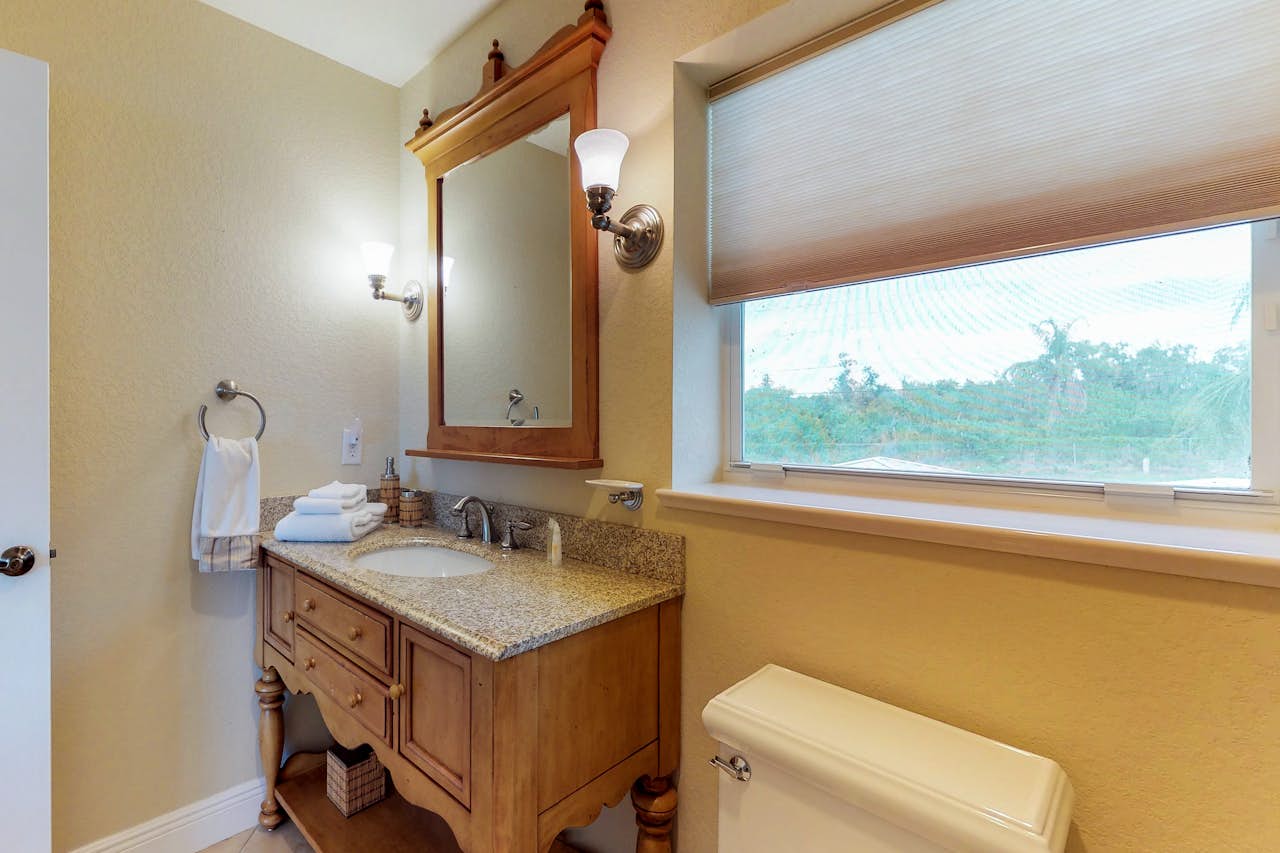 Luxury on Lake June 4 BD Vacation Rental in Lake Placid, FL Vacasa