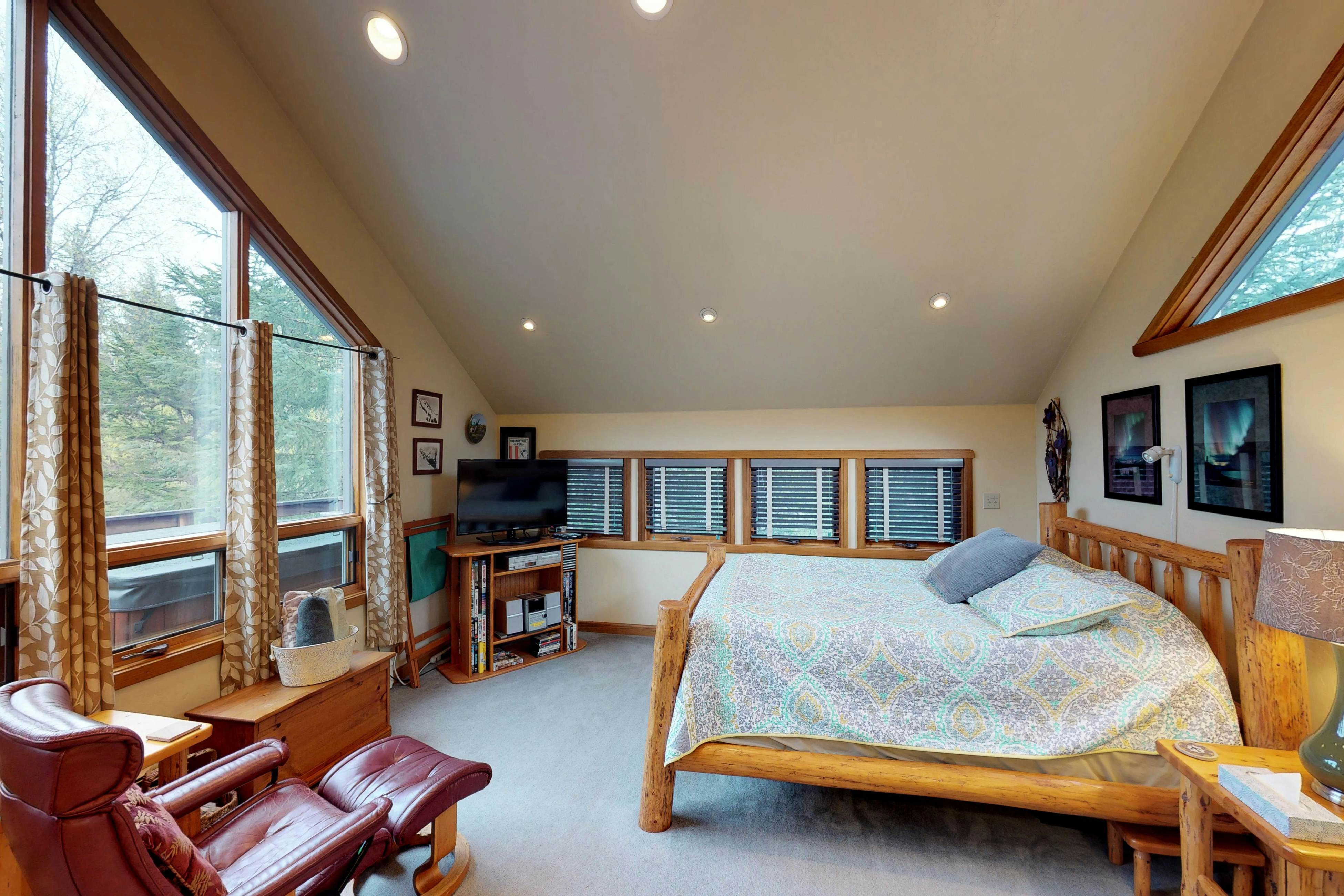 Girdwood Cabin Rentals, Vacation Rentals, Condos Vacasa