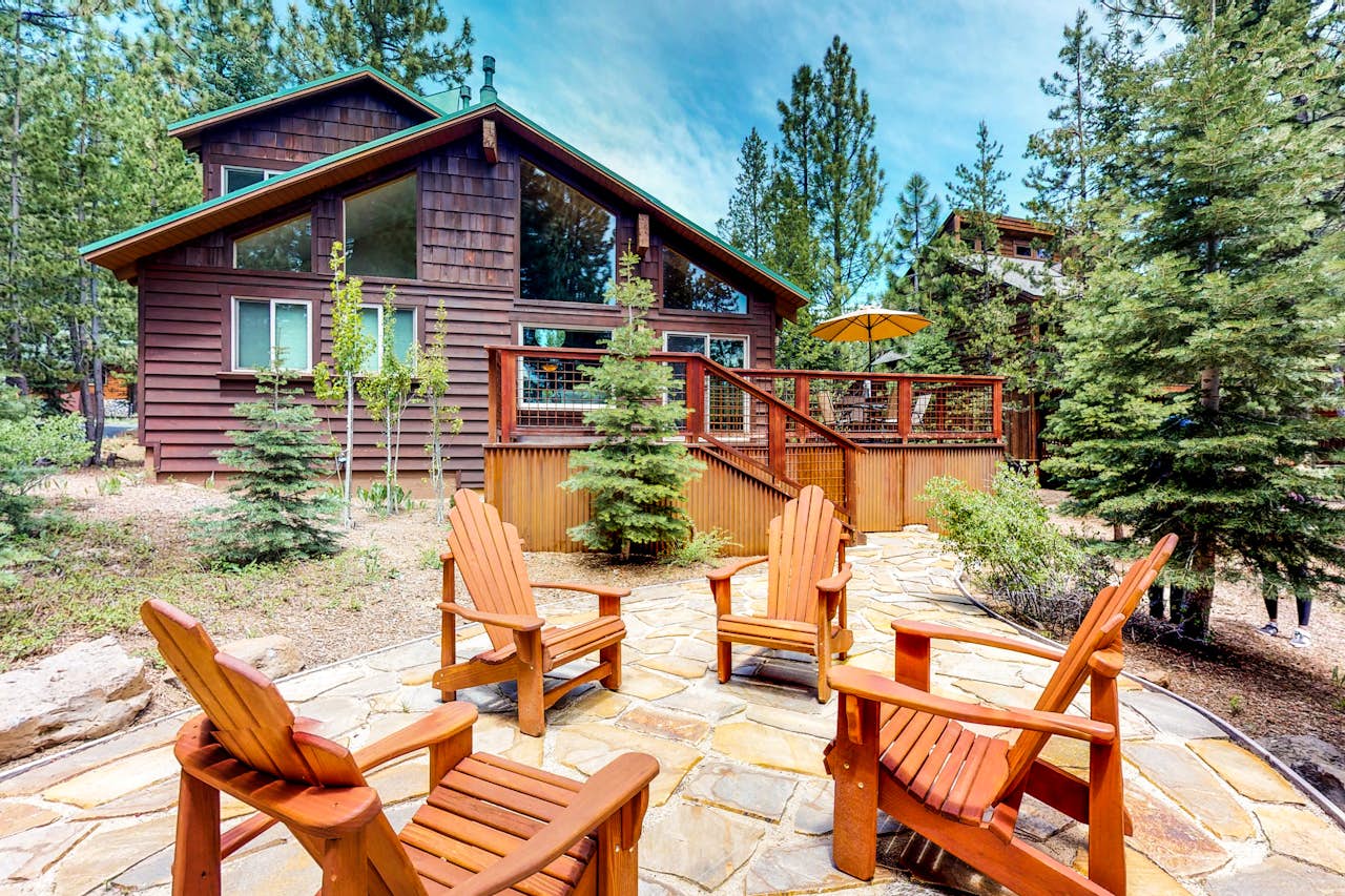 Ski View Cabin 3 BD Truckee, CA Vacation Rental Vacasa
