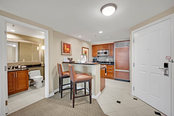 Kintsugi Retreat-Condo-StripView-No Resort Fee