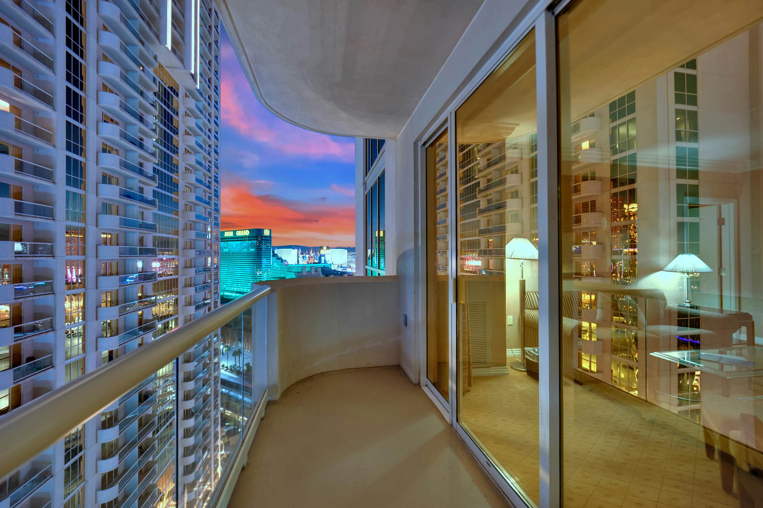 Kintsugi Retreat-Condo-Balcony-StripView