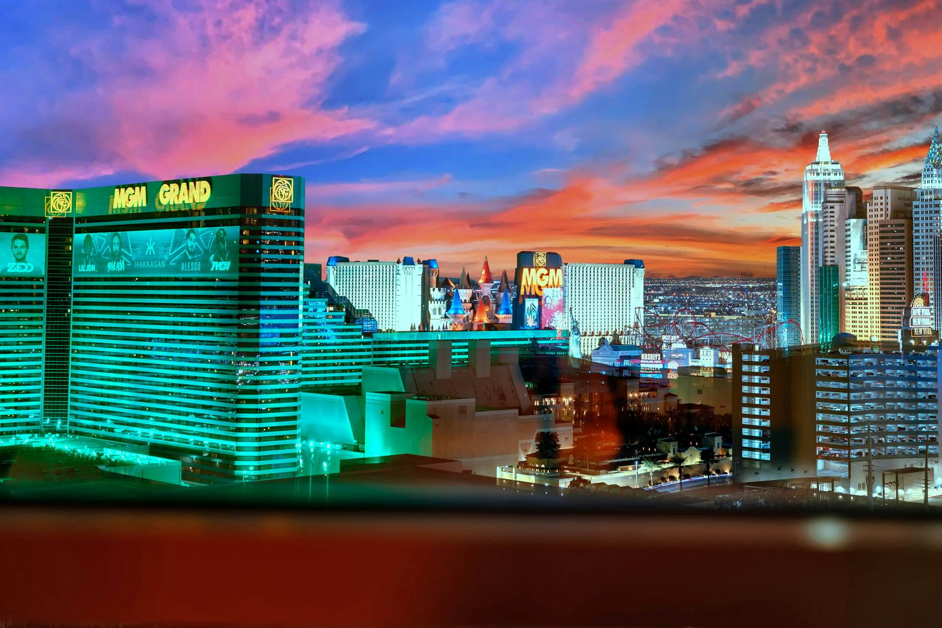 Kintsugi Retreat-Condo-Balcony-StripView