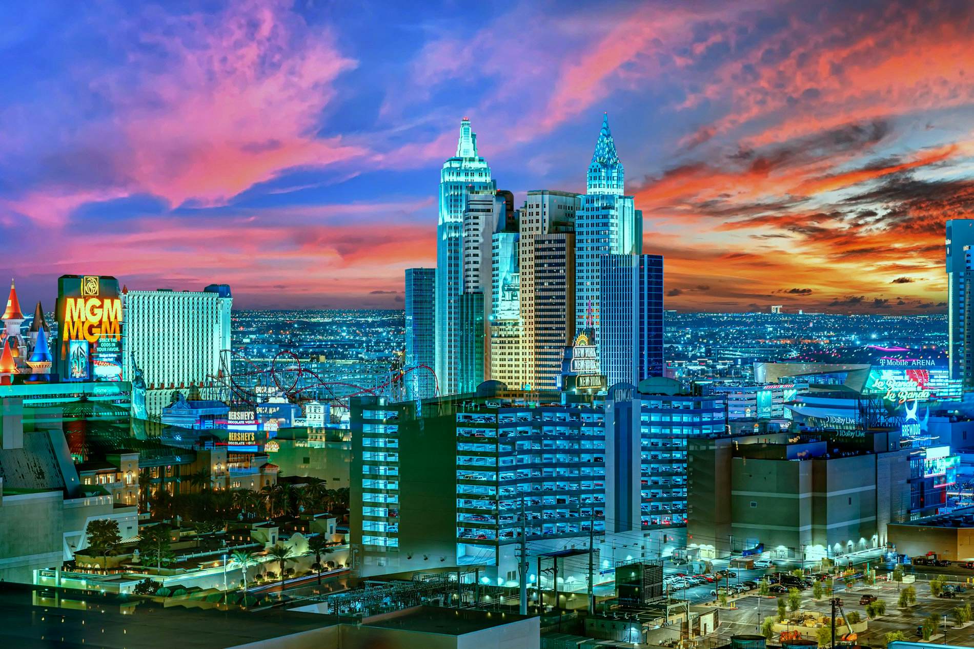 Kintsugi Retreat-Condo-Balcony-StripView