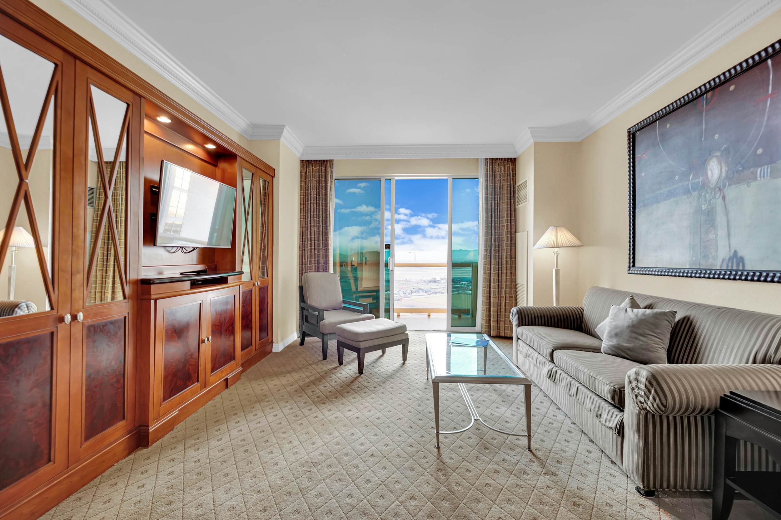 Kintsugi Retreat-Condo-Balcony-StripView