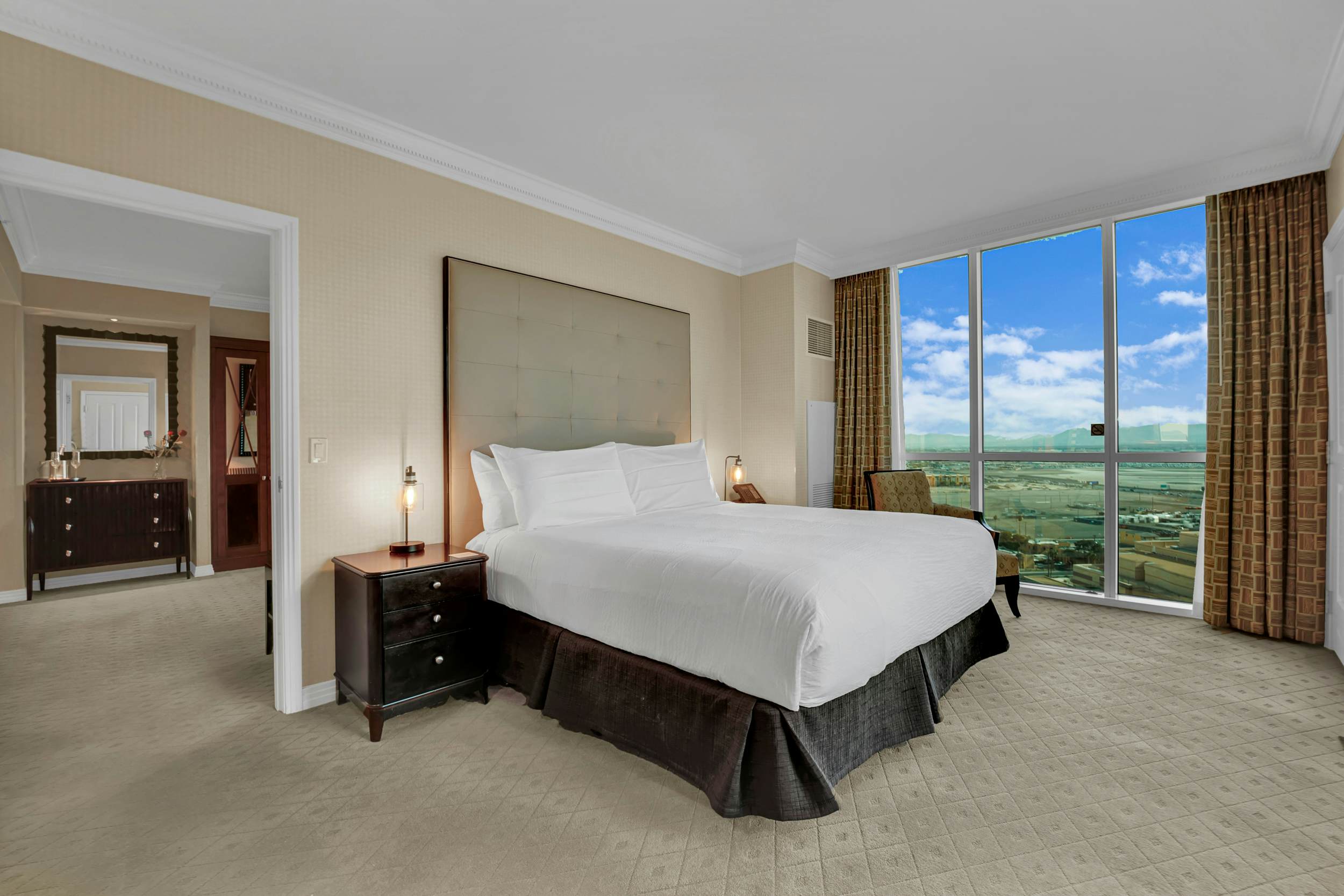 Kintsugi Retreat-Condo-Balcony-StripView