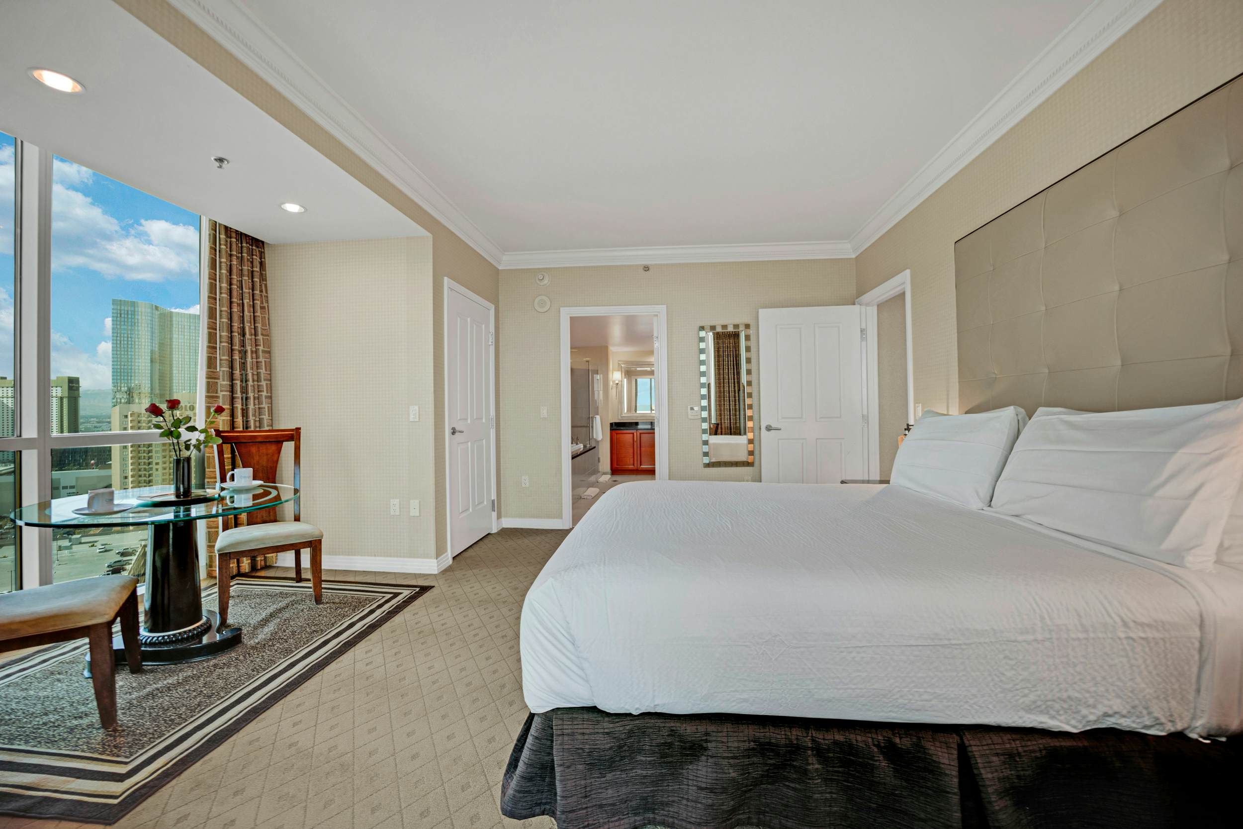 Kintsugi Retreat-Condo-Balcony-StripView