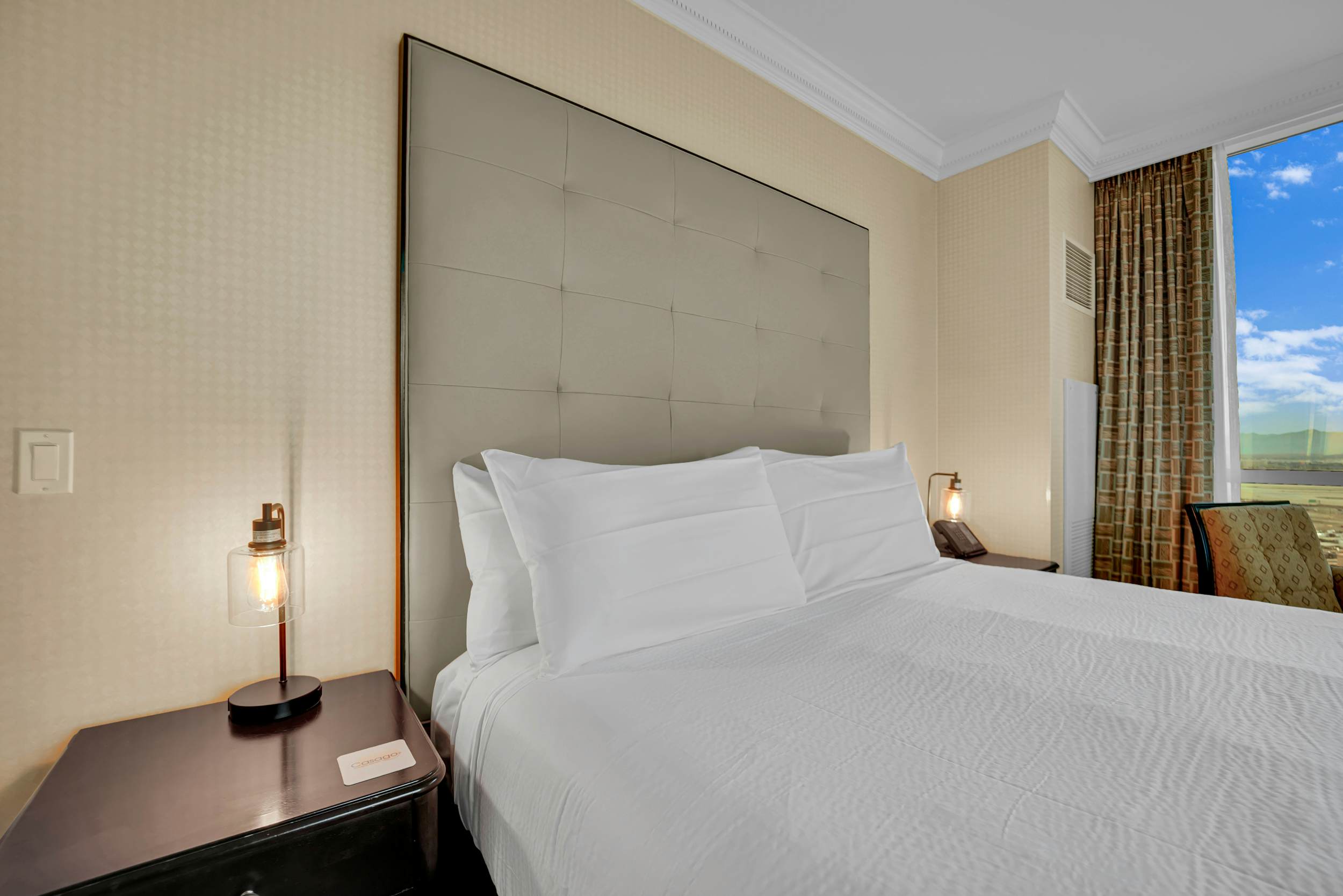 Kintsugi Retreat-Condo-Balcony-StripView