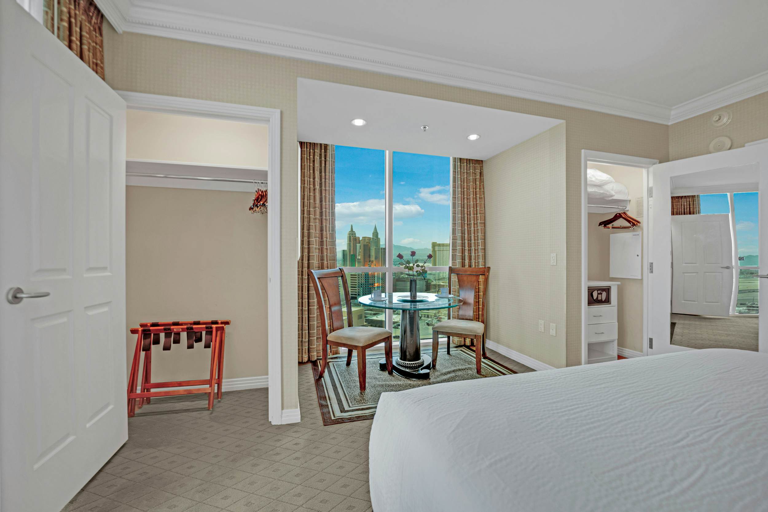 Kintsugi Retreat-Condo-Balcony-StripView