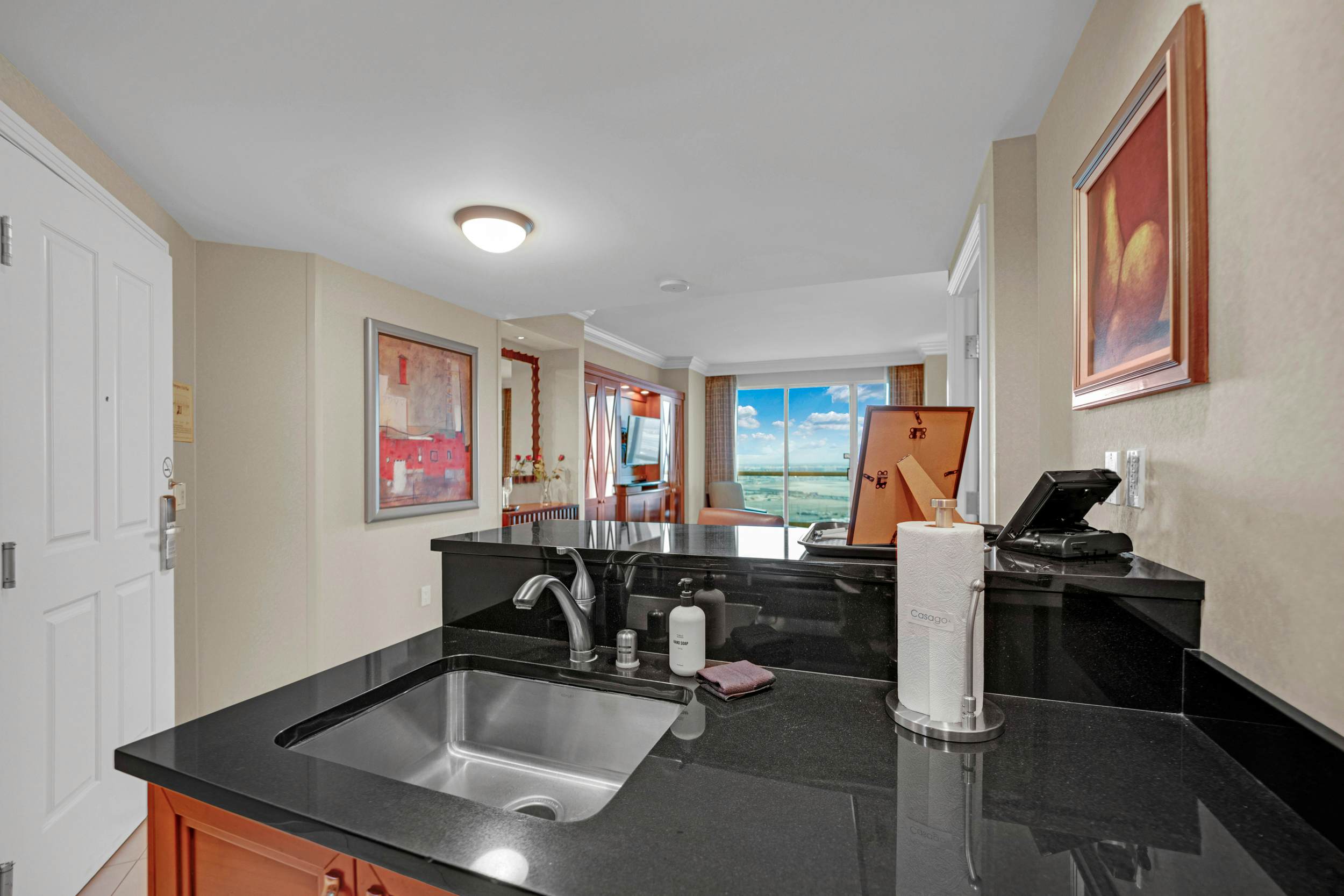 Kintsugi Retreat-Condo-Balcony-StripView