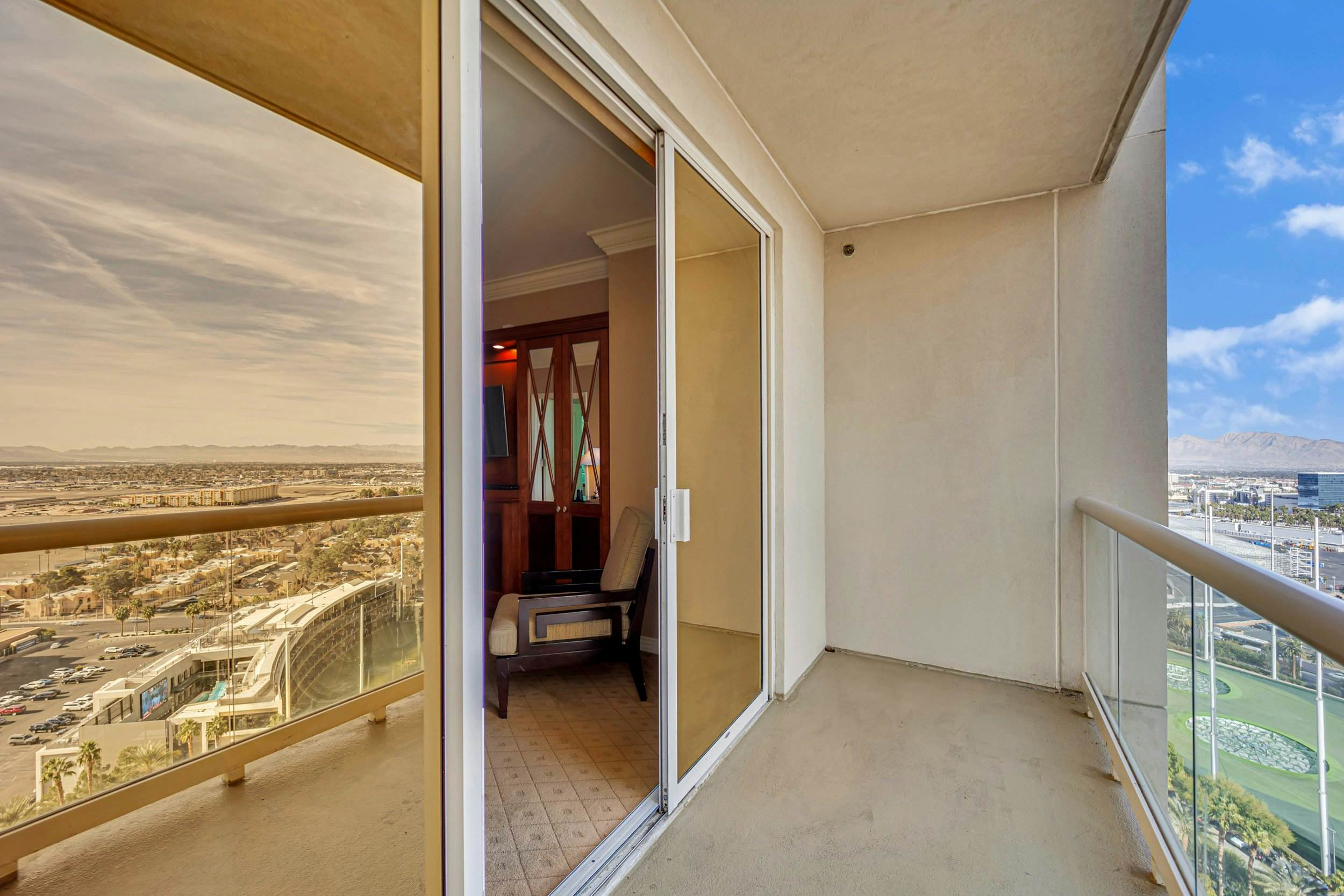 Kintsugi Retreat-Condo-Balcony-StripView