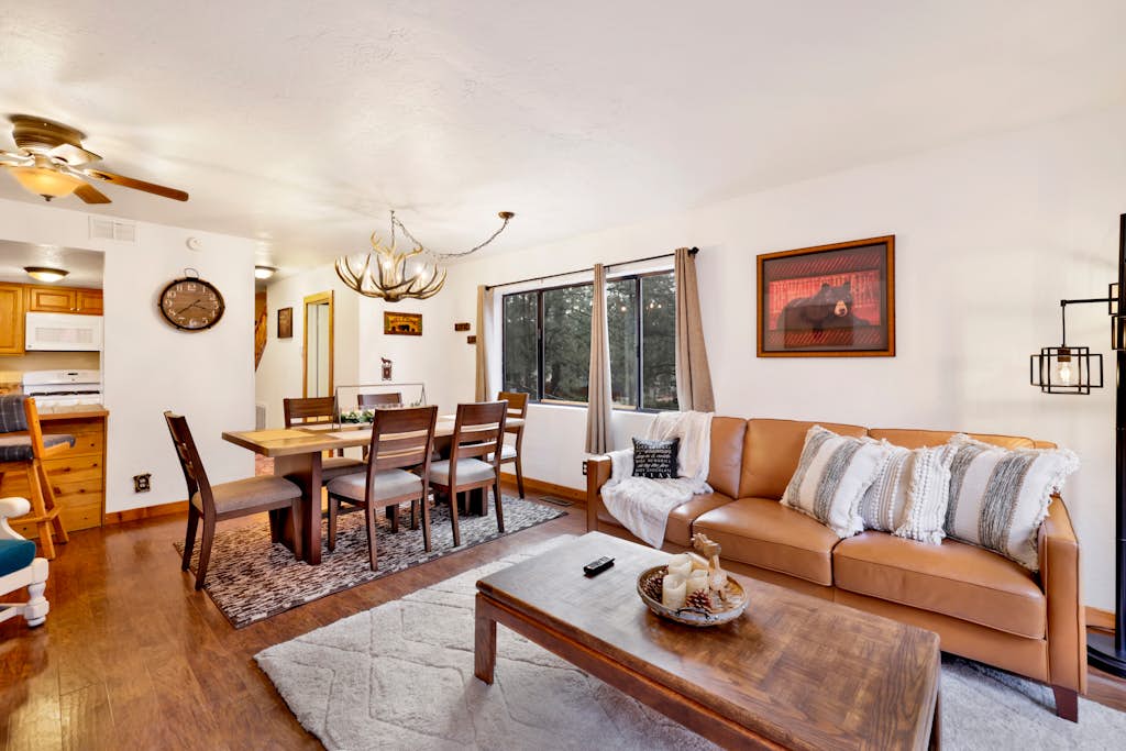 Inn Between Pines Log Cabin Big Bear- Hot Tub- Games-