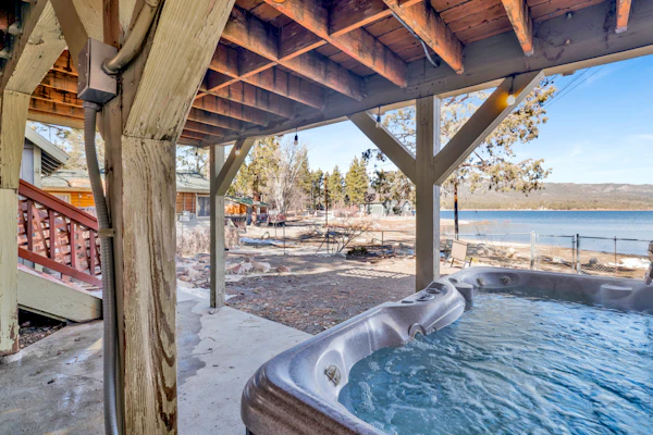 Lakeshore Cabin at Big Bear Lake | Hot Tub | Pool Table | Boat Dock