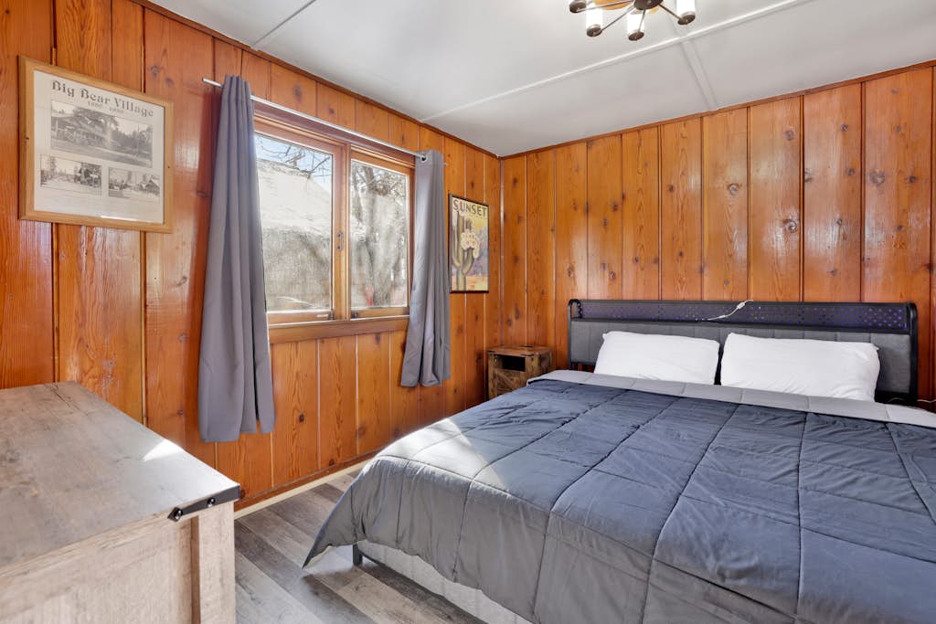 Sunset Lakeside Couples Cottage at Big Bear Lake