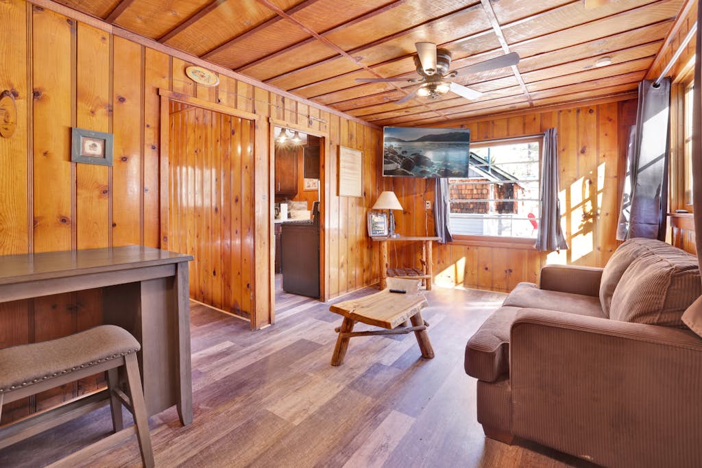 Little Pines Couples Lakeside Cottage at Big Bear Lake