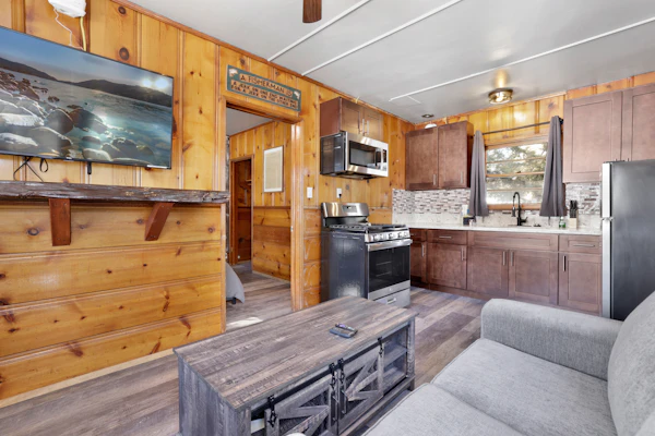 Juniper Lakeside Couples Retreat at Big Bear Lake