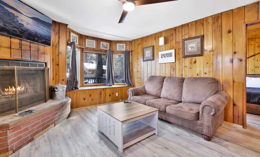 Lonepine Lakeview Family Cottage at Big Bear Lake