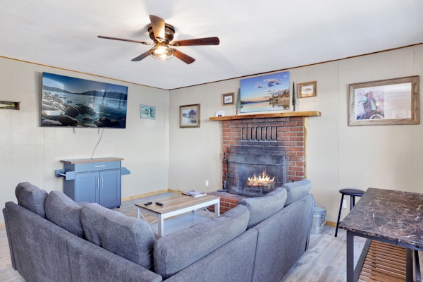 Lakefront Family Cabin at Shore Acres Lodge Big Bear