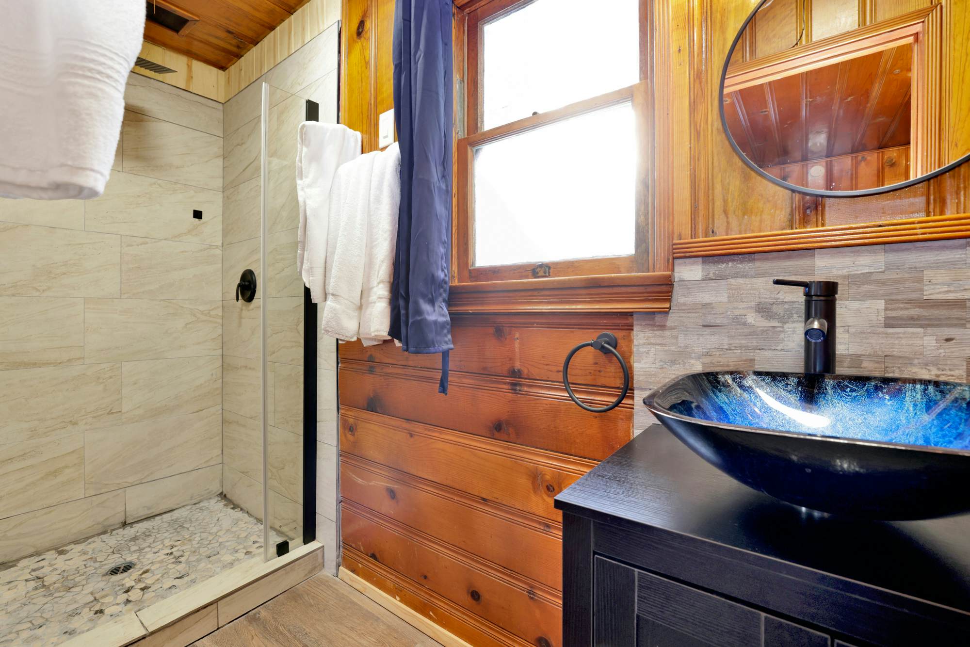 0450-Shore Acres Lodge  Unit 106 to Unit 111