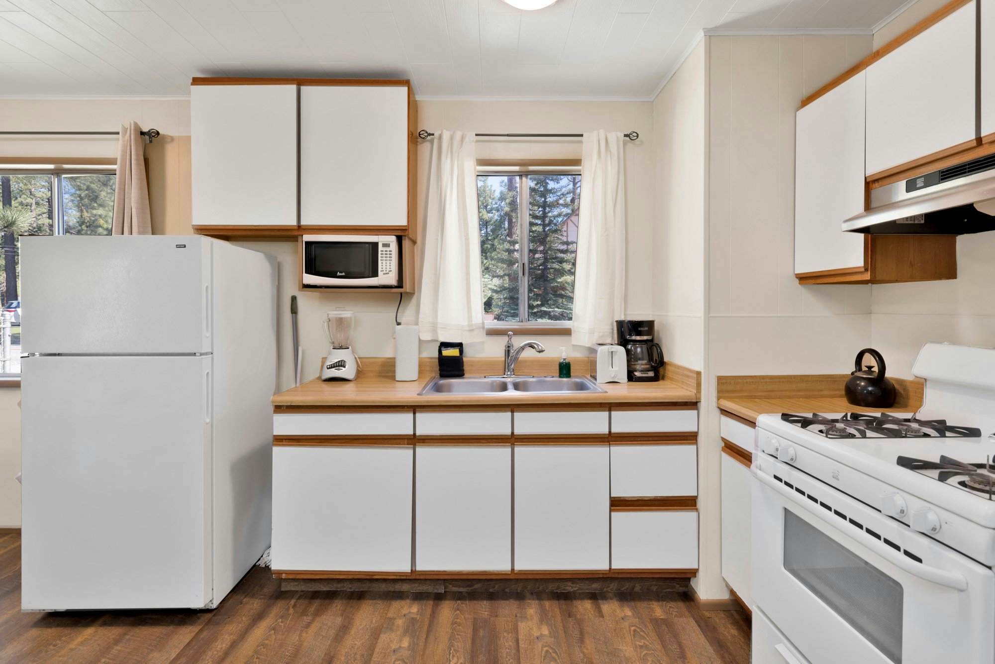 0450-Shore Acres Lodge  Unit 106 to Unit 111