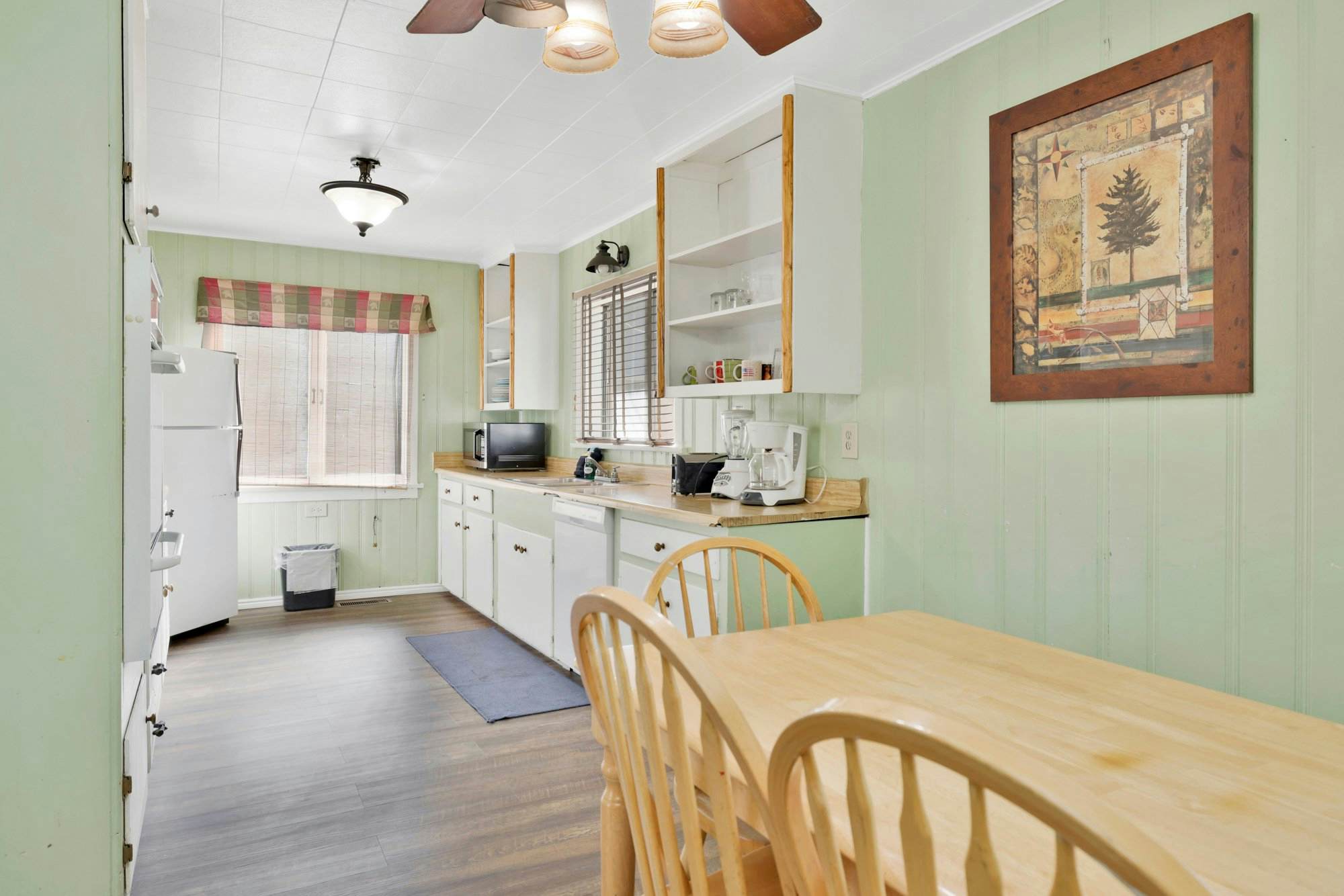 0451-Shore Acres Lodge Unit 100  Unit 105