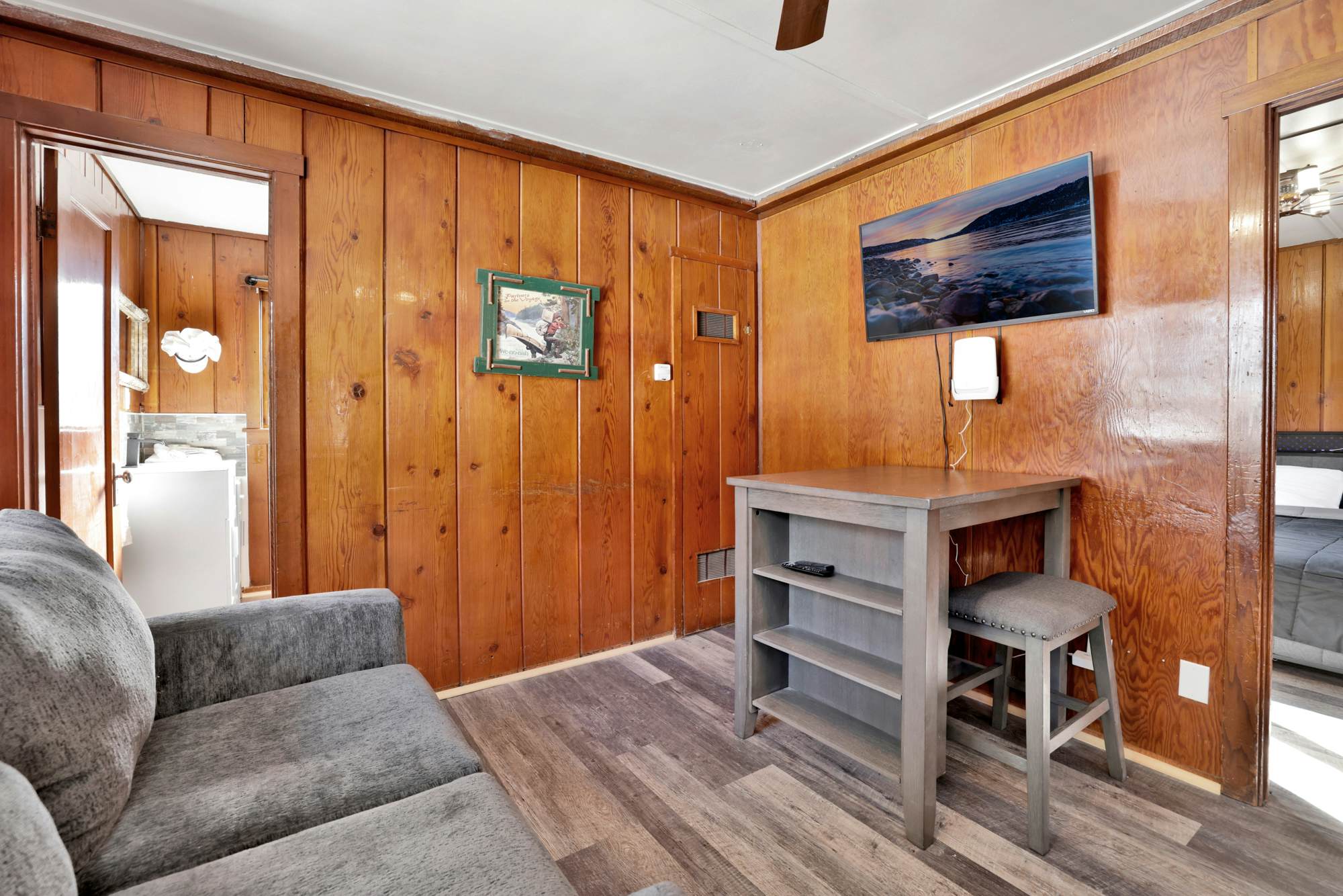 0451-Shore Acres Lodge Unit 100  Unit 105