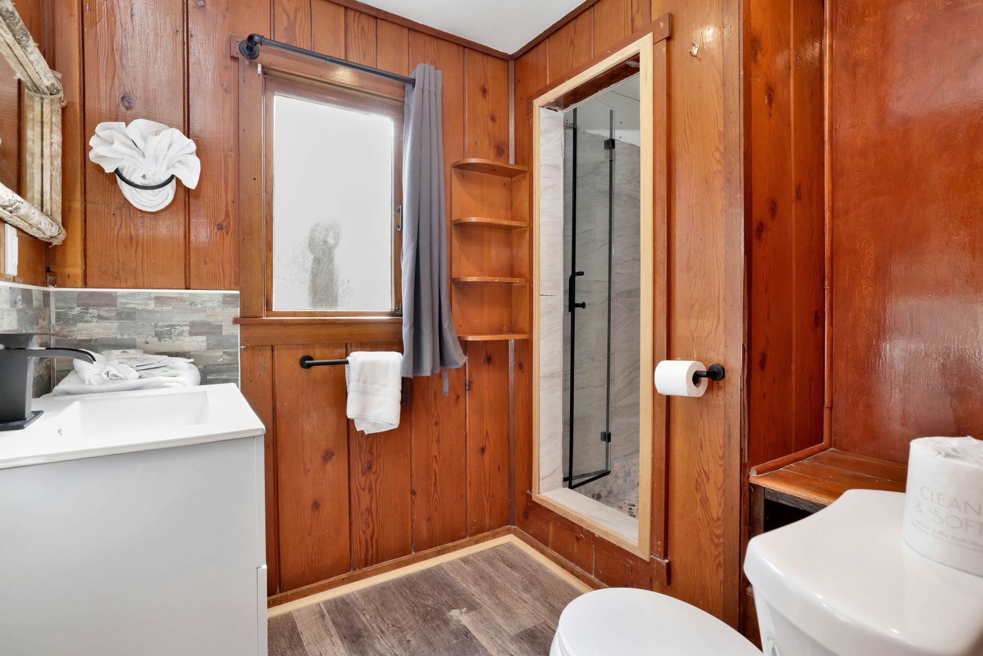 0451-Shore Acres Lodge Unit 100  Unit 105