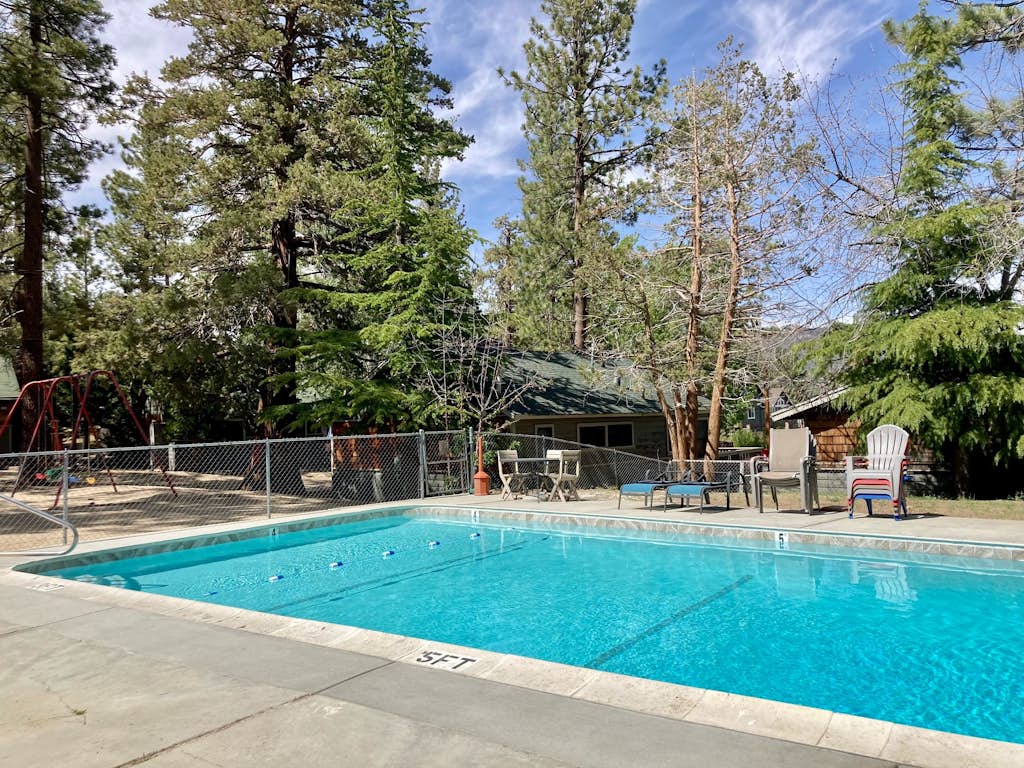 Shore Acres Lakefront Lodge at Big Bear Lake