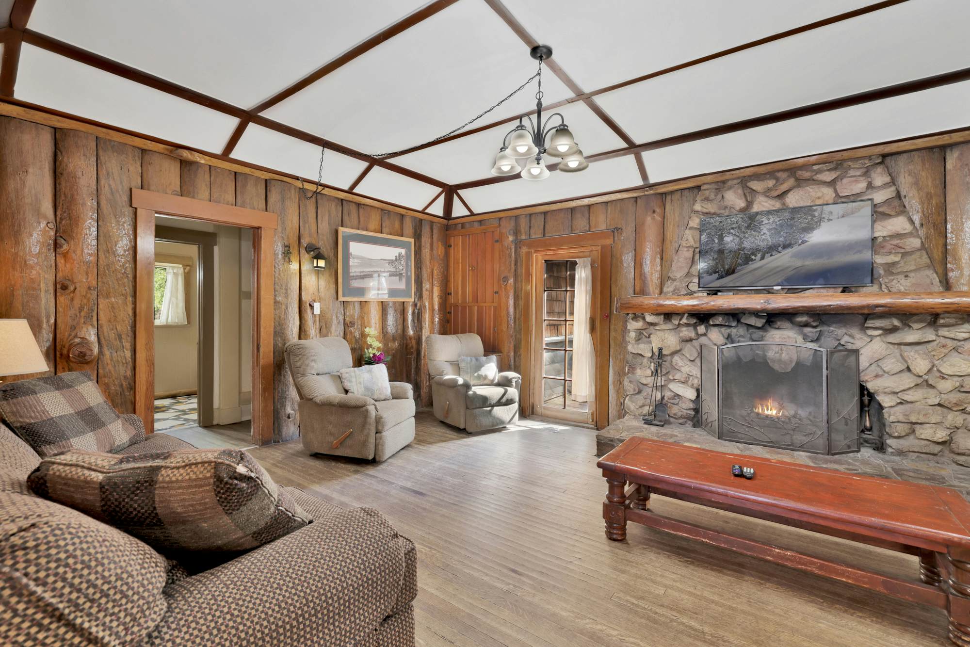 0452-Shore Acres Lodge Unit 100  to Unit 111