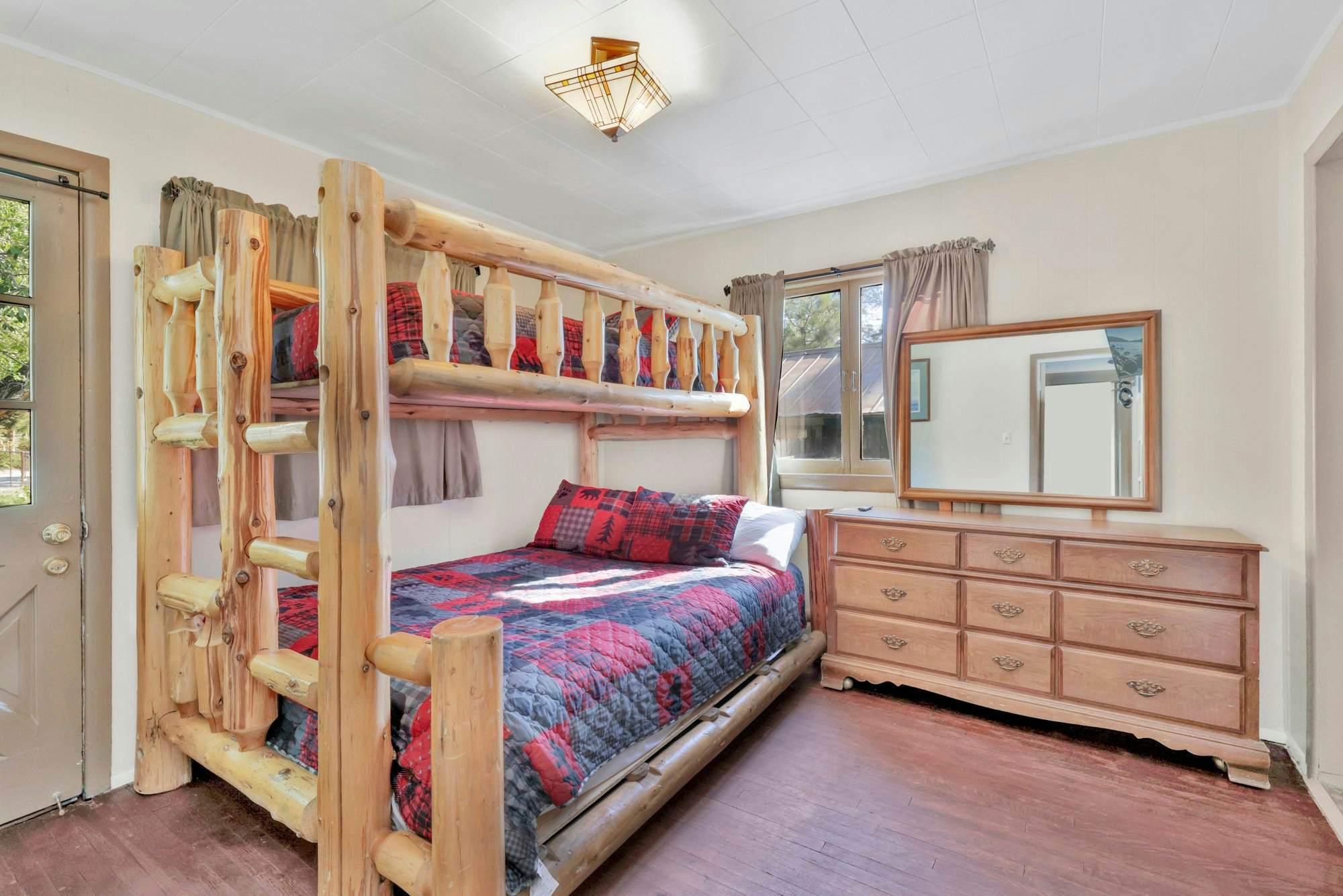 0452-Shore Acres Lodge Unit 100  to Unit 111