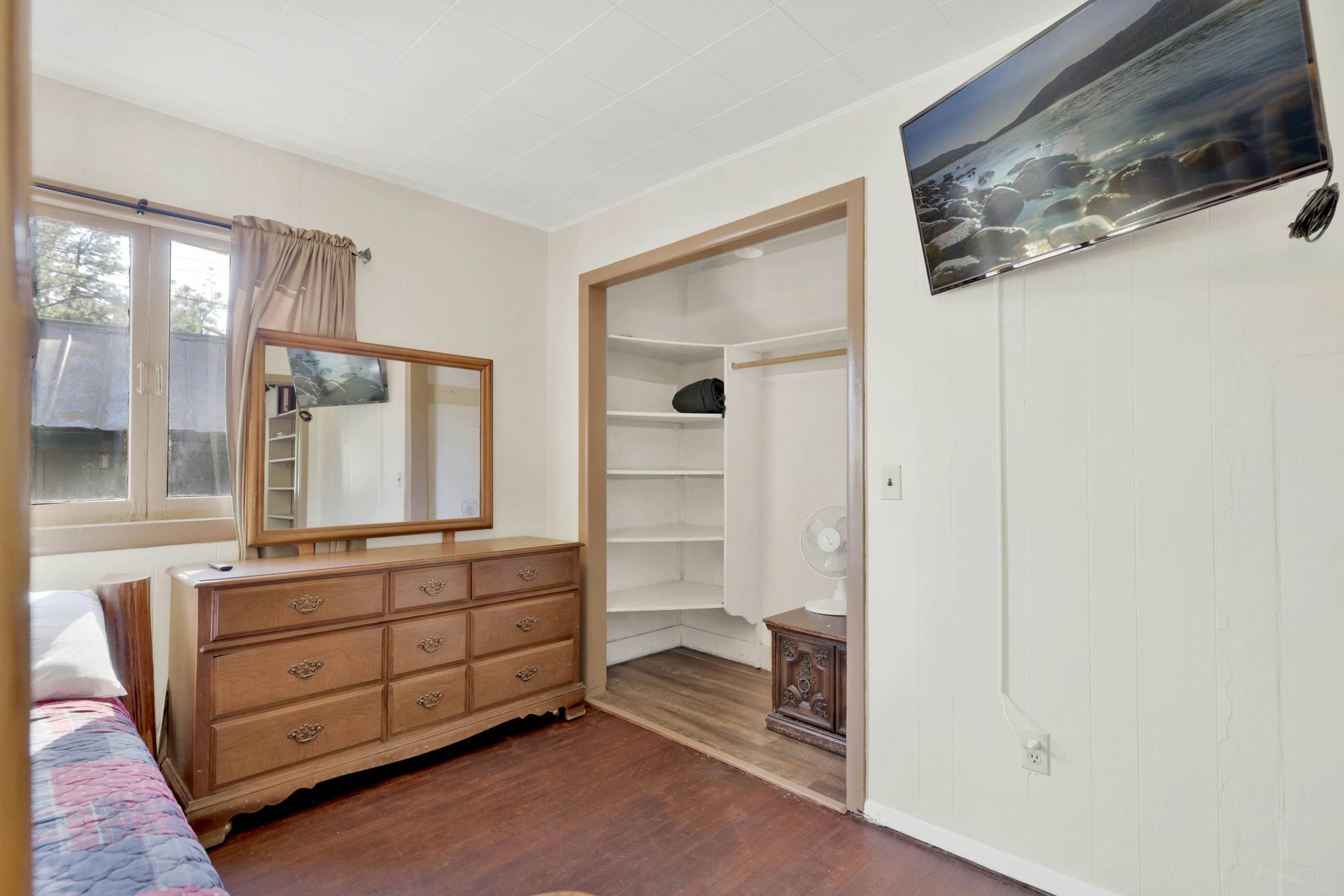 0452-Shore Acres Lodge Unit 100  to Unit 111