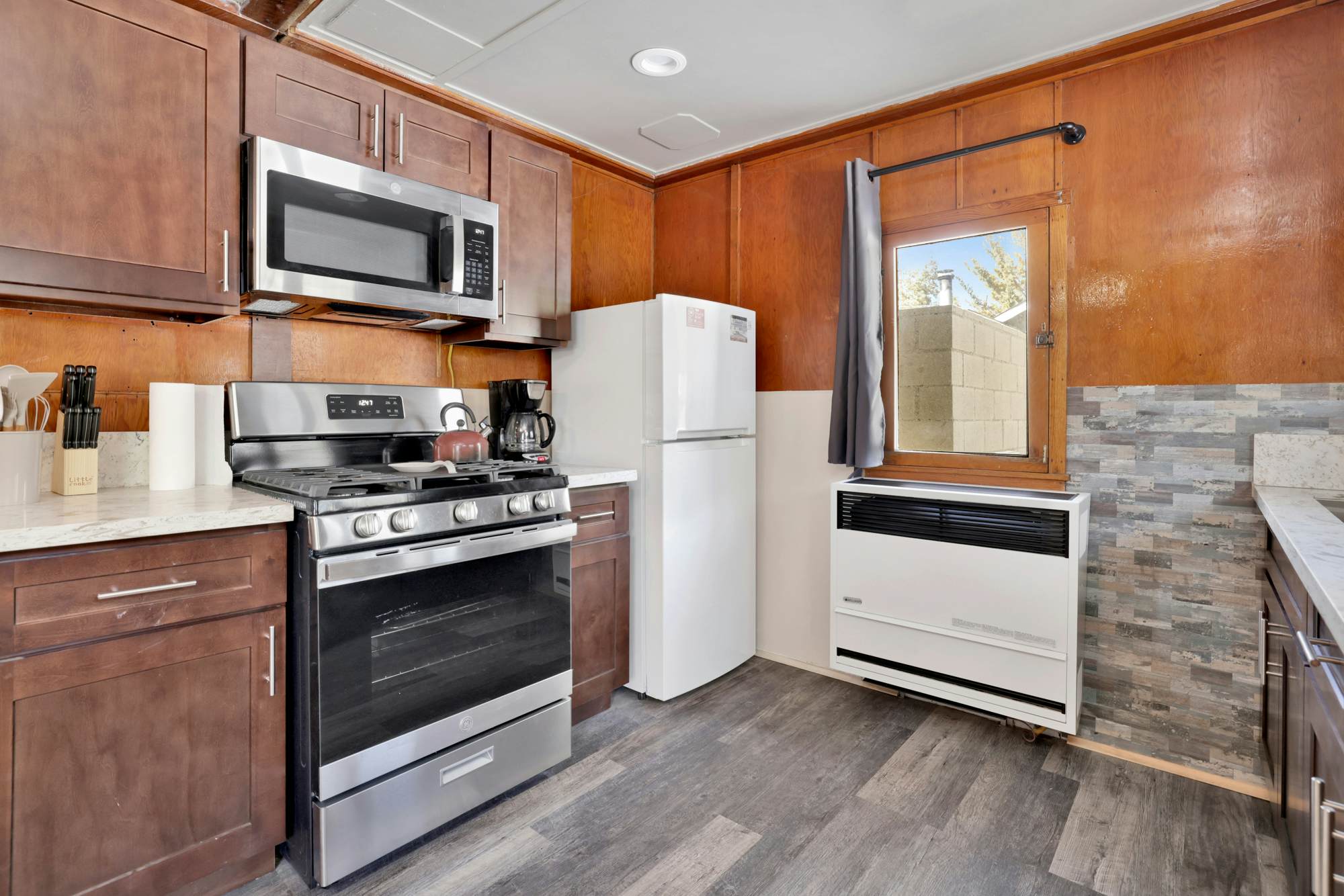 0452-Shore Acres Lodge Unit 100  to Unit 111