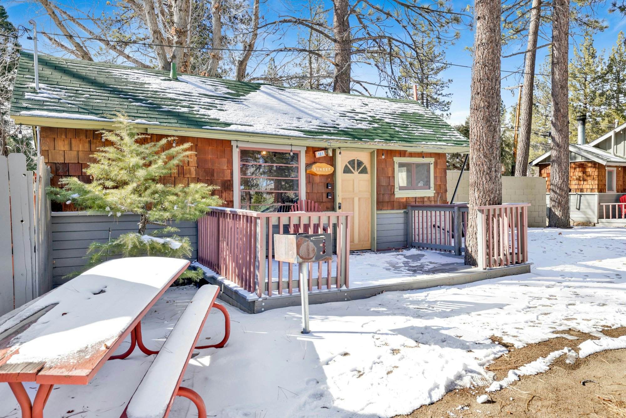 0452-Shore Acres Lodge Unit 100  to Unit 111