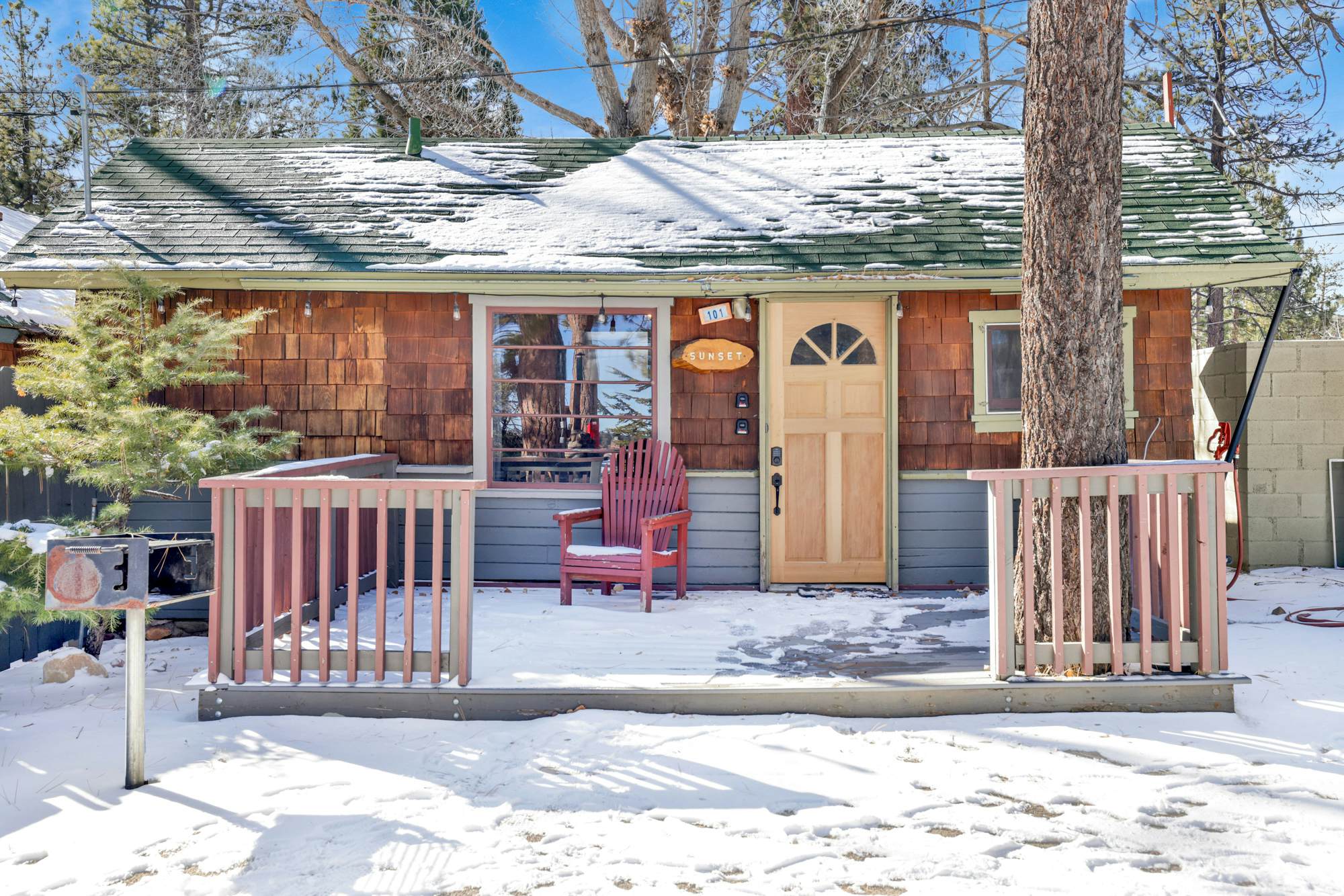 0452-Shore Acres Lodge Unit 100  to Unit 111