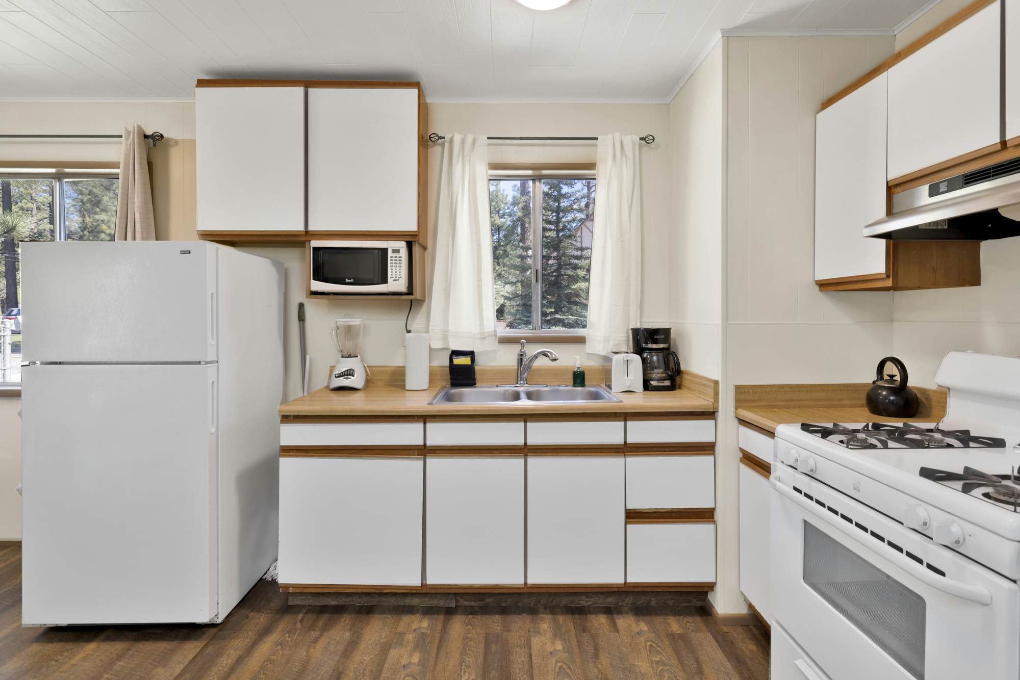 0452-Shore Acres Lodge Unit 100  to Unit 111