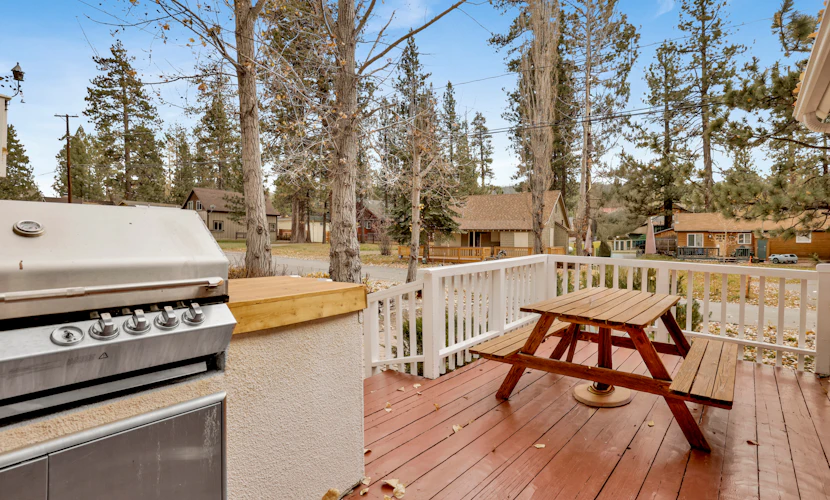 Little Bear Downtown Village Retreat at Big Bear