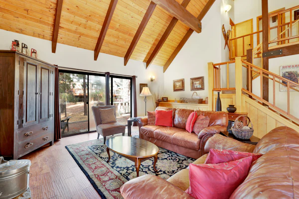 "All Season Alpine Retreat" 3BR/2BA: Private Steam Sauna, Hot Tub & Game Room