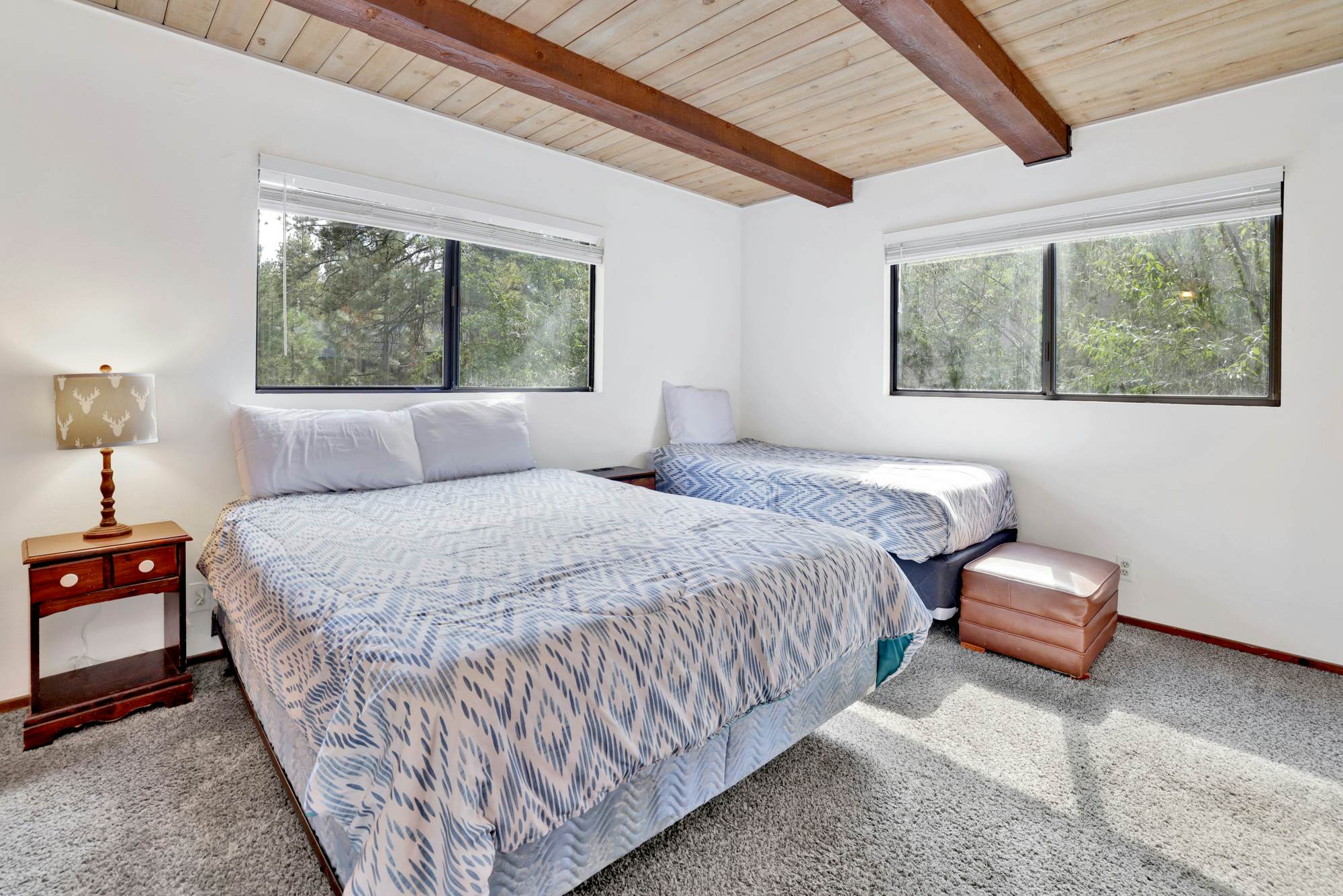 121-Lakeview Fishing House