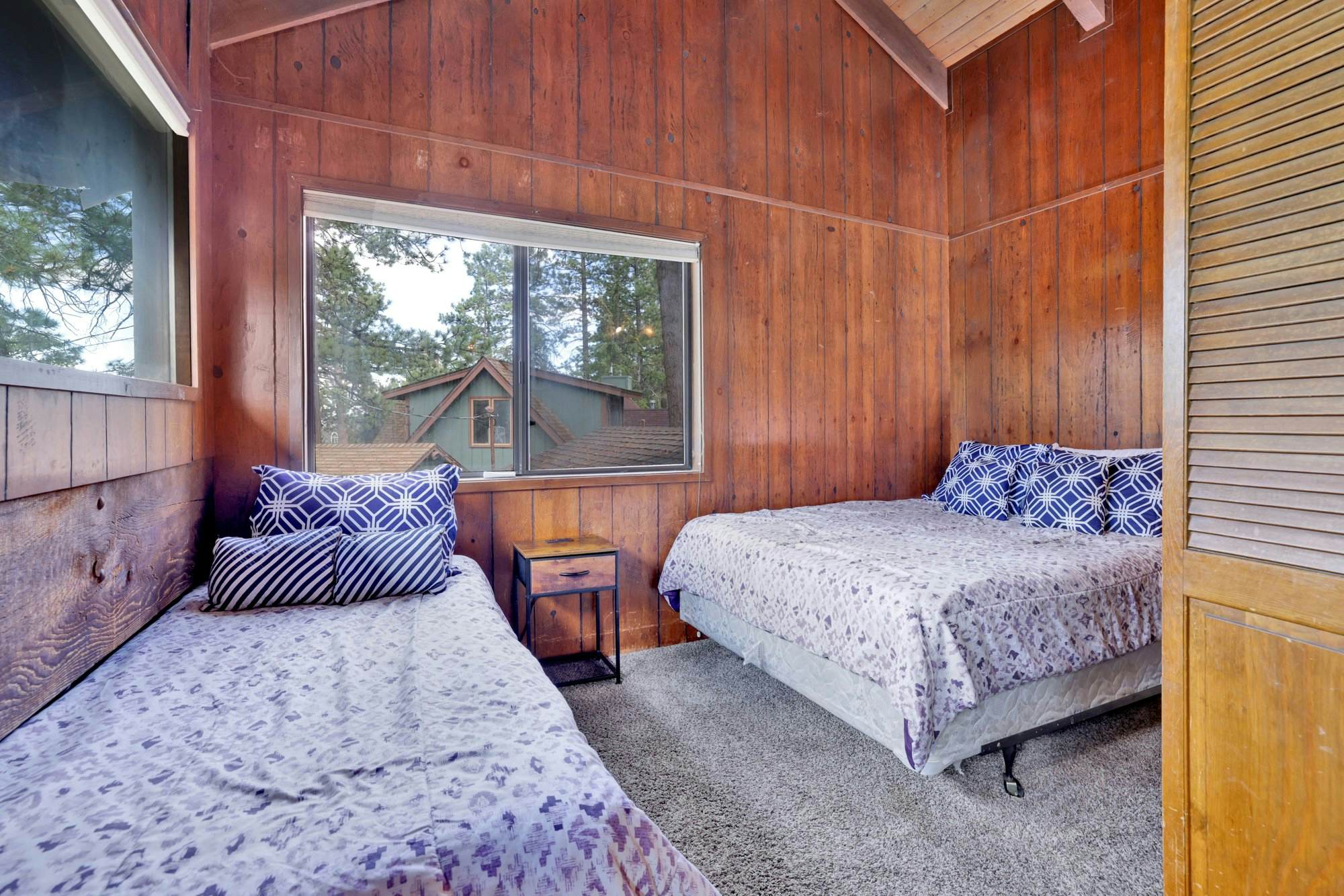 121-Lakeview Fishing House