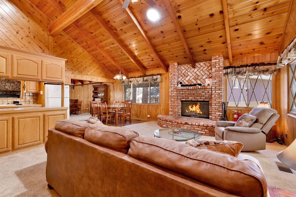 Moose Creek Ski Haus Chalet w/ Hot Tub + Pool Table
