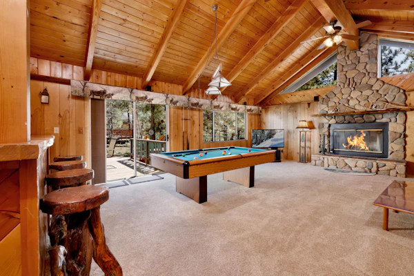 "Moose Creek Chalet" | Walk to Snow Summit! Hot Tub, Pool Table & 4-Car Parking